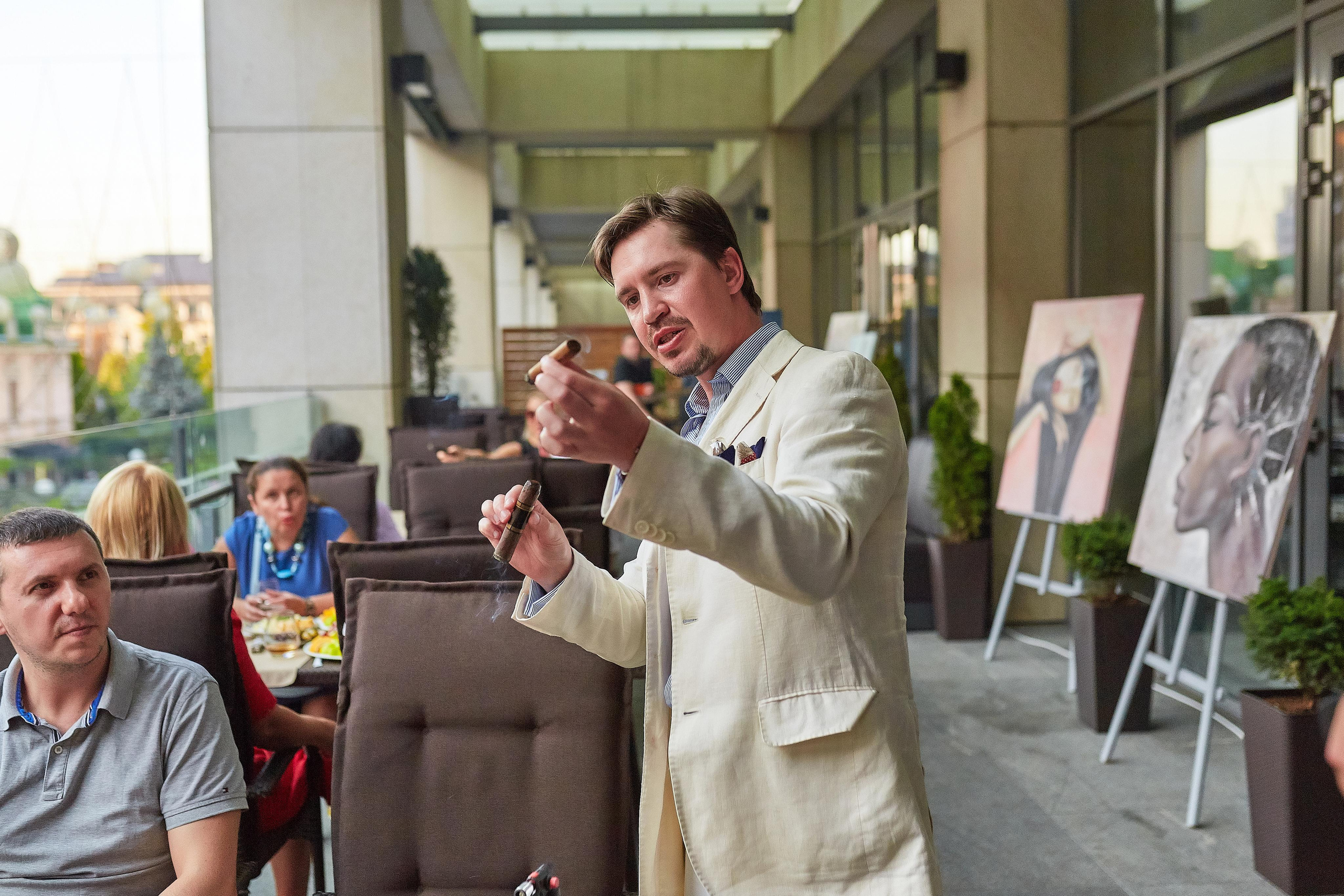 Фотосессія У Ресторані. Сигарна Вечірка