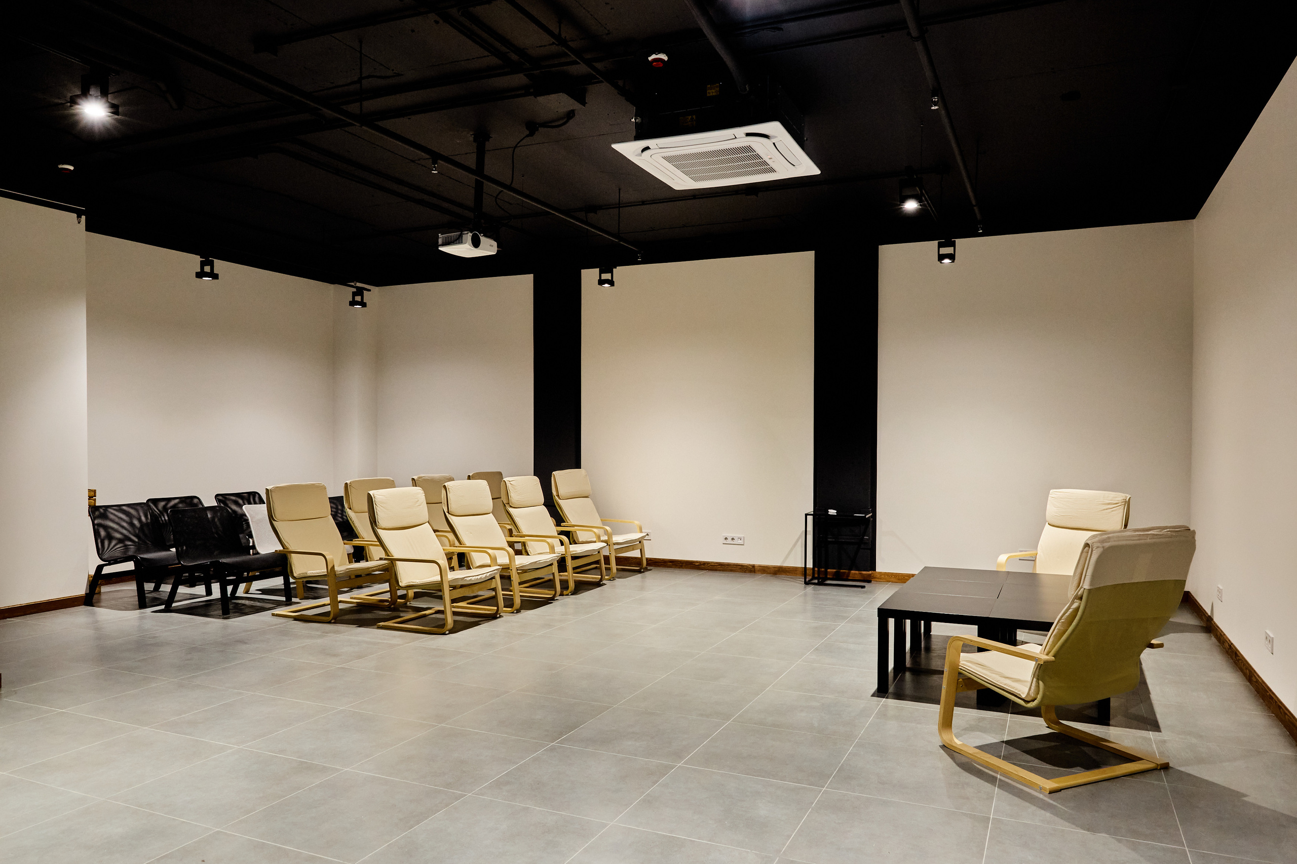 Інтер'єрні фото, креативного простору Сampus Сreative Hall. Дніпро