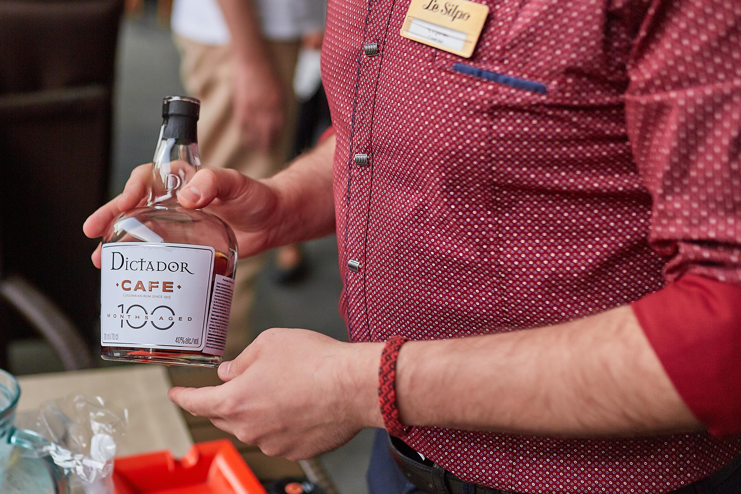 Фотосессія У Ресторані. Сигарна Вечірка