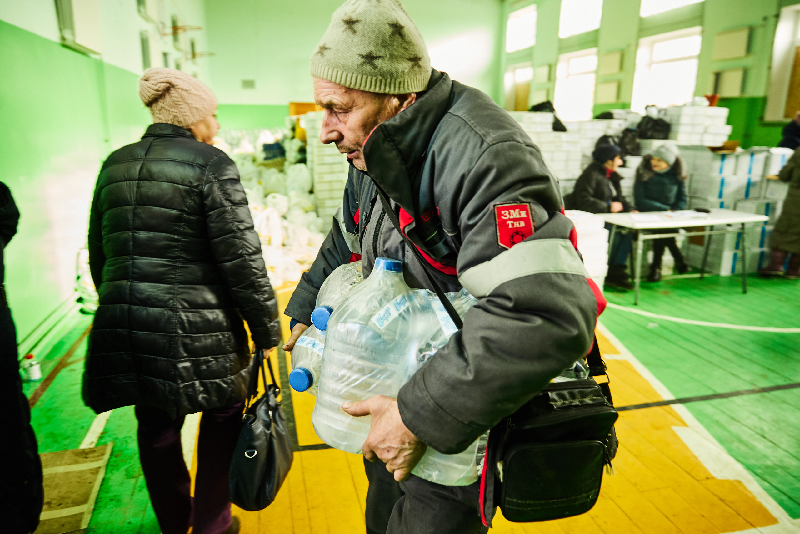 Високопілля. Херсонська область. Видача гуманітарної допомоги