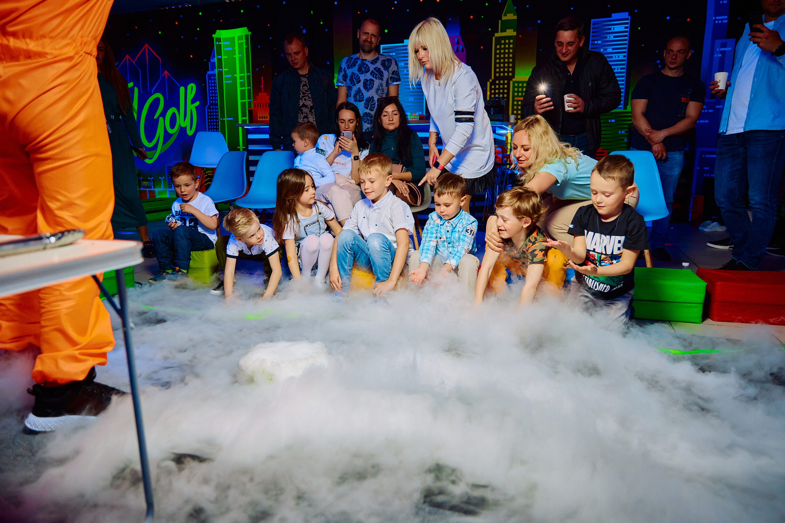 Фотограф на дитячий день народження у Дніпрі - неоновий клуб City Golf