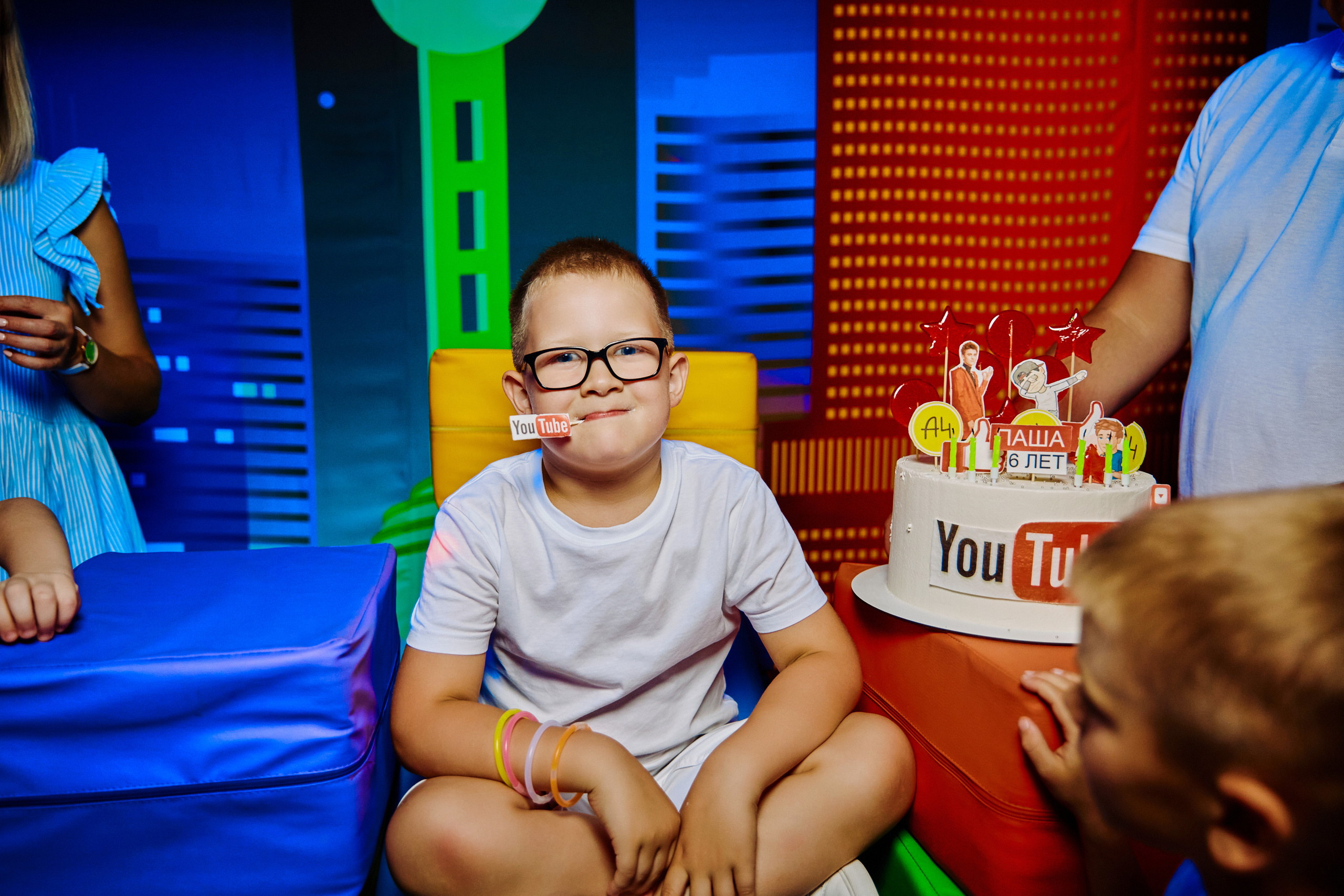 Фотограф на дитячий день народження у Дніпрі - неоновий клуб City Golf