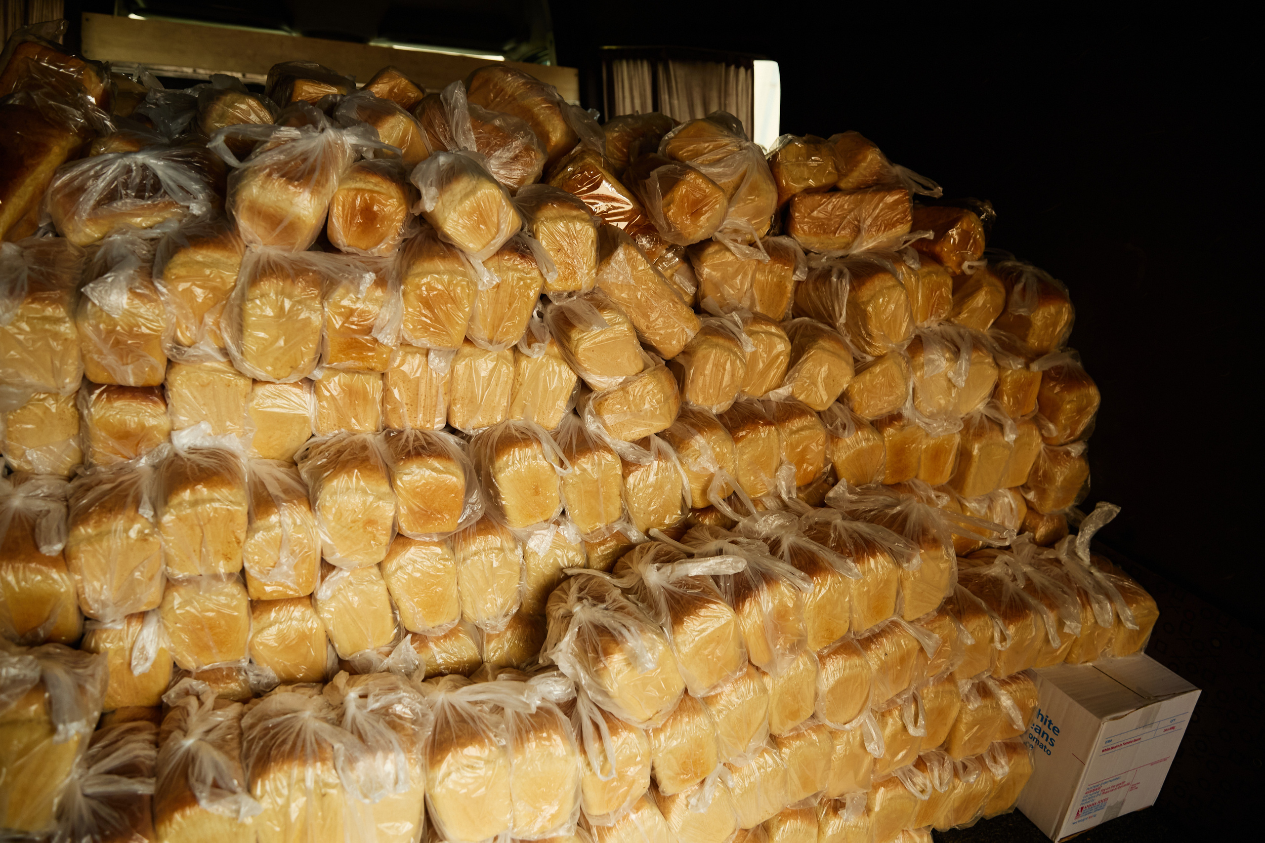 Високопілля. Херсонська область. Видача гуманітарної допомоги