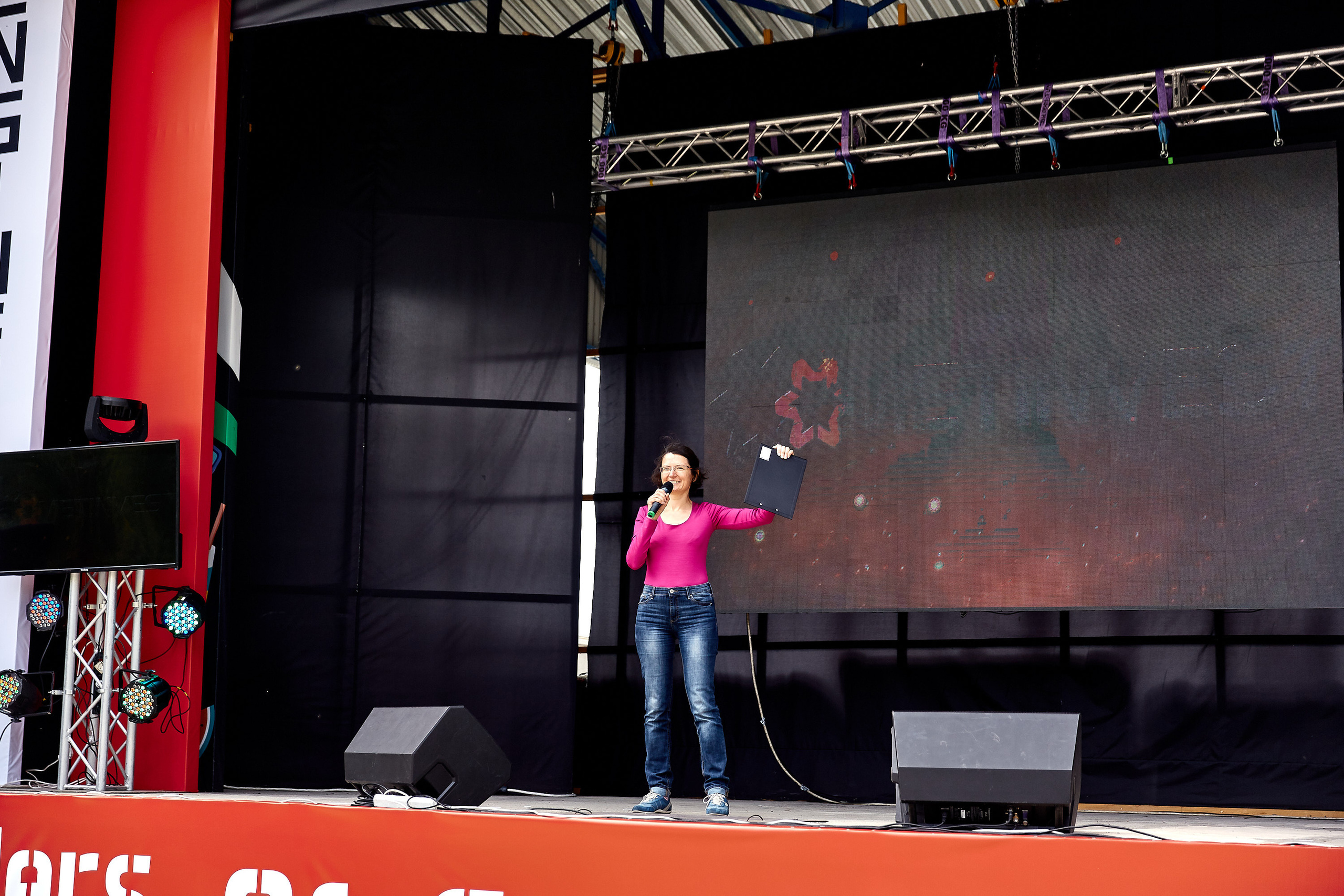 Репортажна фотосессія тимбілдингу для компанії Метінвест Інжинірінг