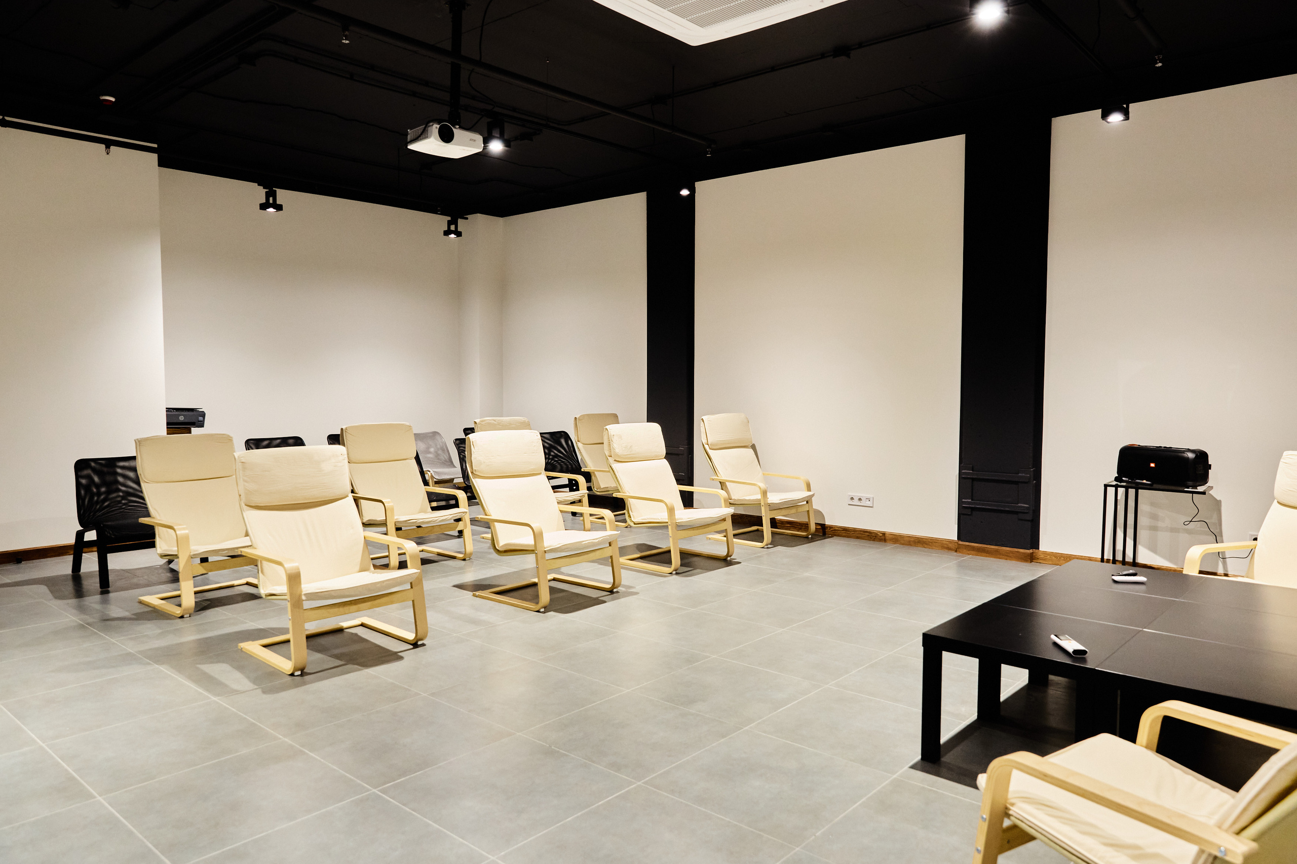 Інтер'єрні фото, креативного простору Сampus Сreative Hall. Дніпро