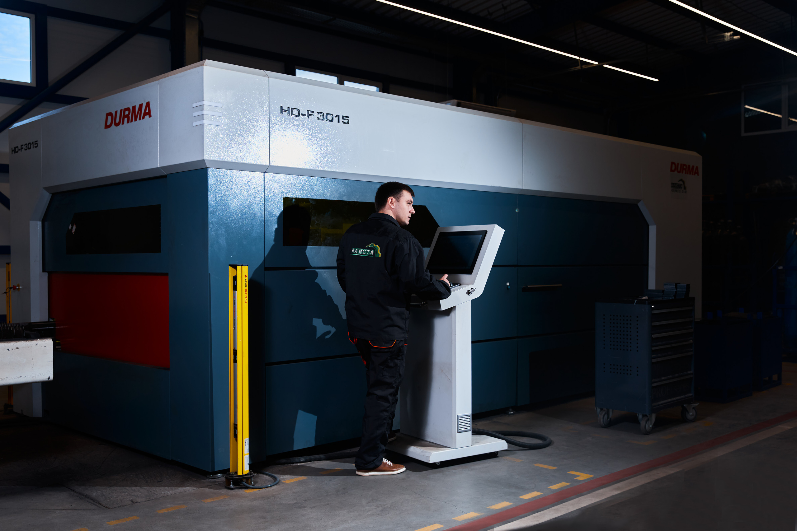 Рекламная съемка оборудования для компании "Алиста" Фото станков