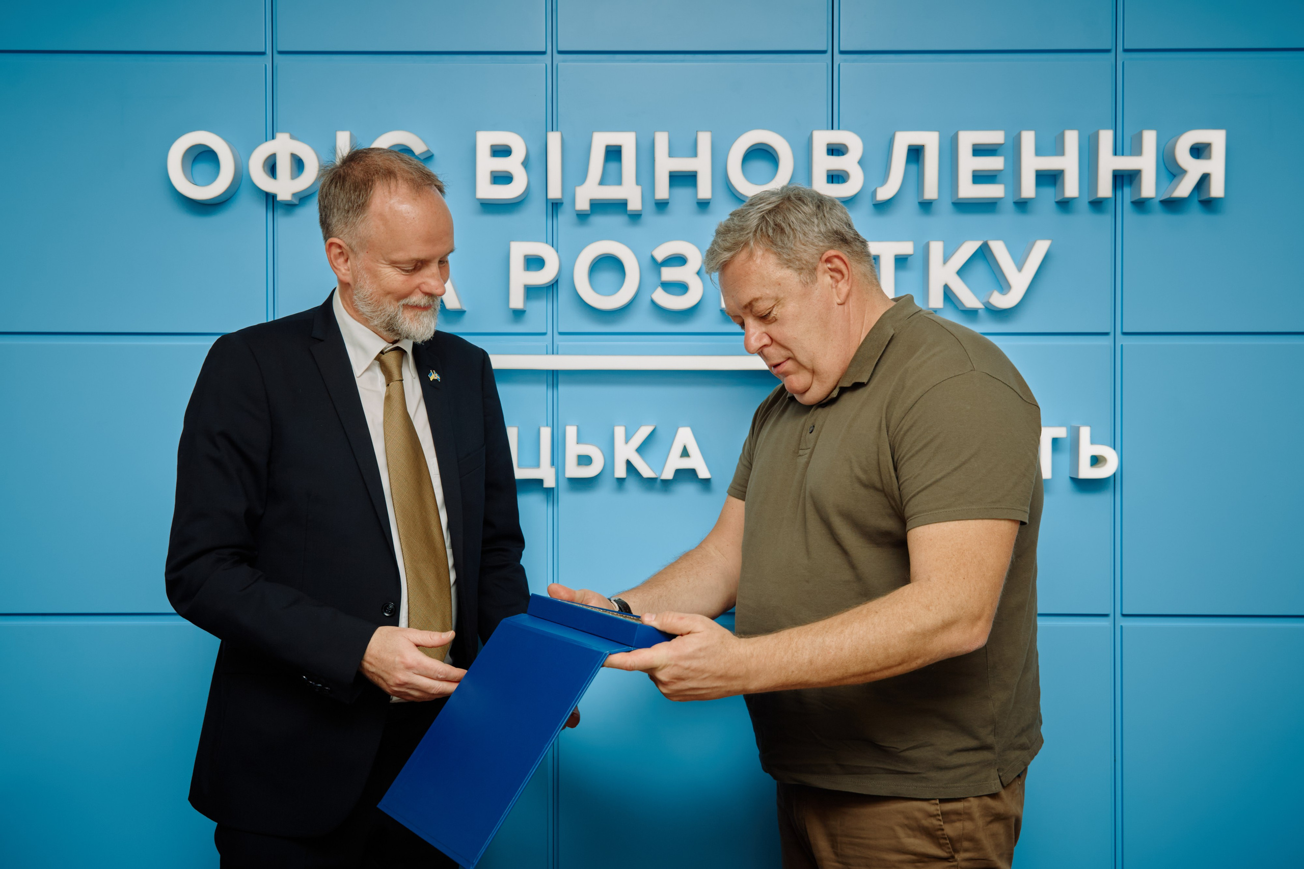 Фото зустрічі посла Австрії, з головами Дніпропетровської, Донецької, Луганської Військової ОДА