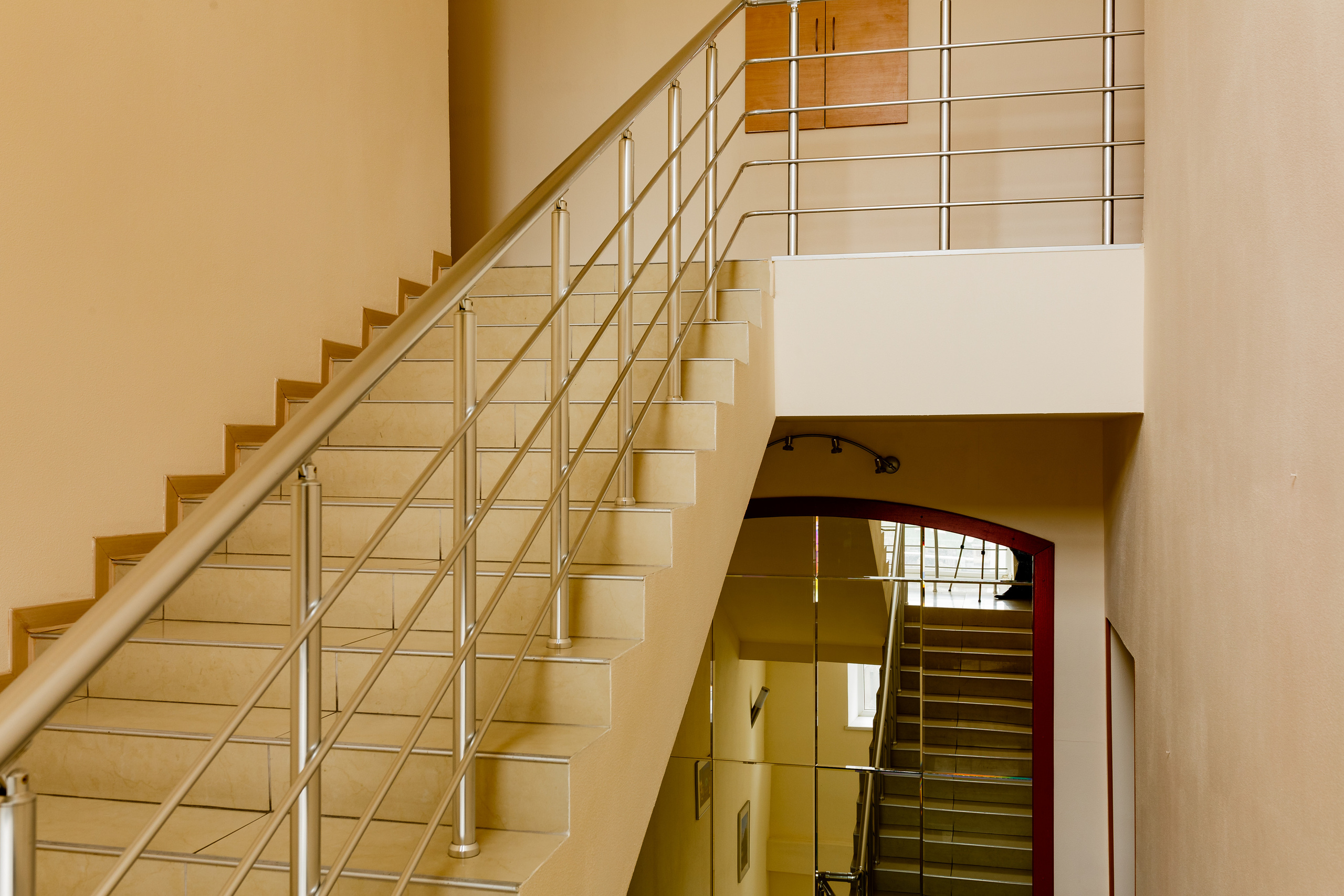 Фото приміщень для рекламних буклетів. Зйомка фасадів та інтер’єрів