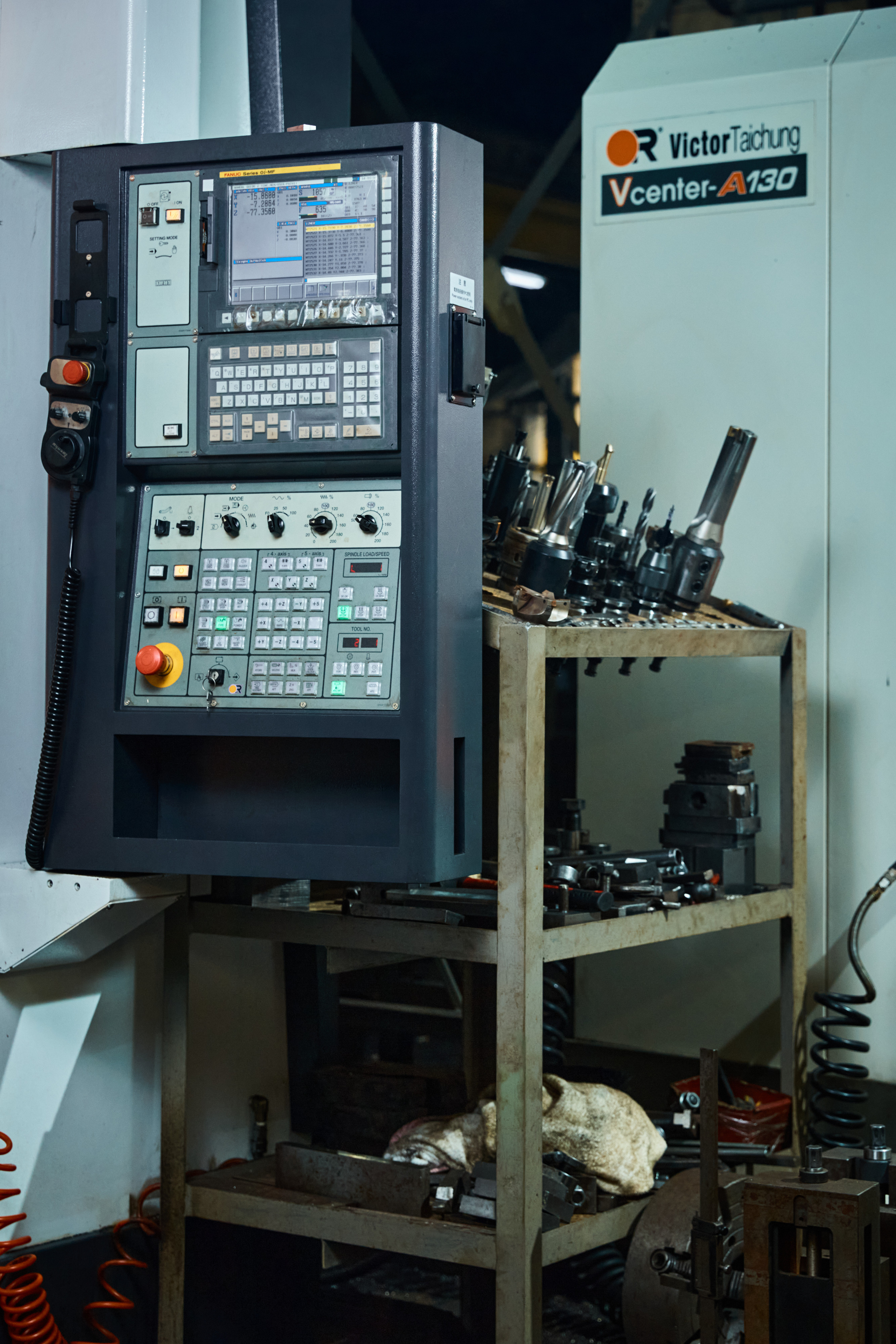 Рекламная съемка оборудования для компании "Алиста" Фото станков