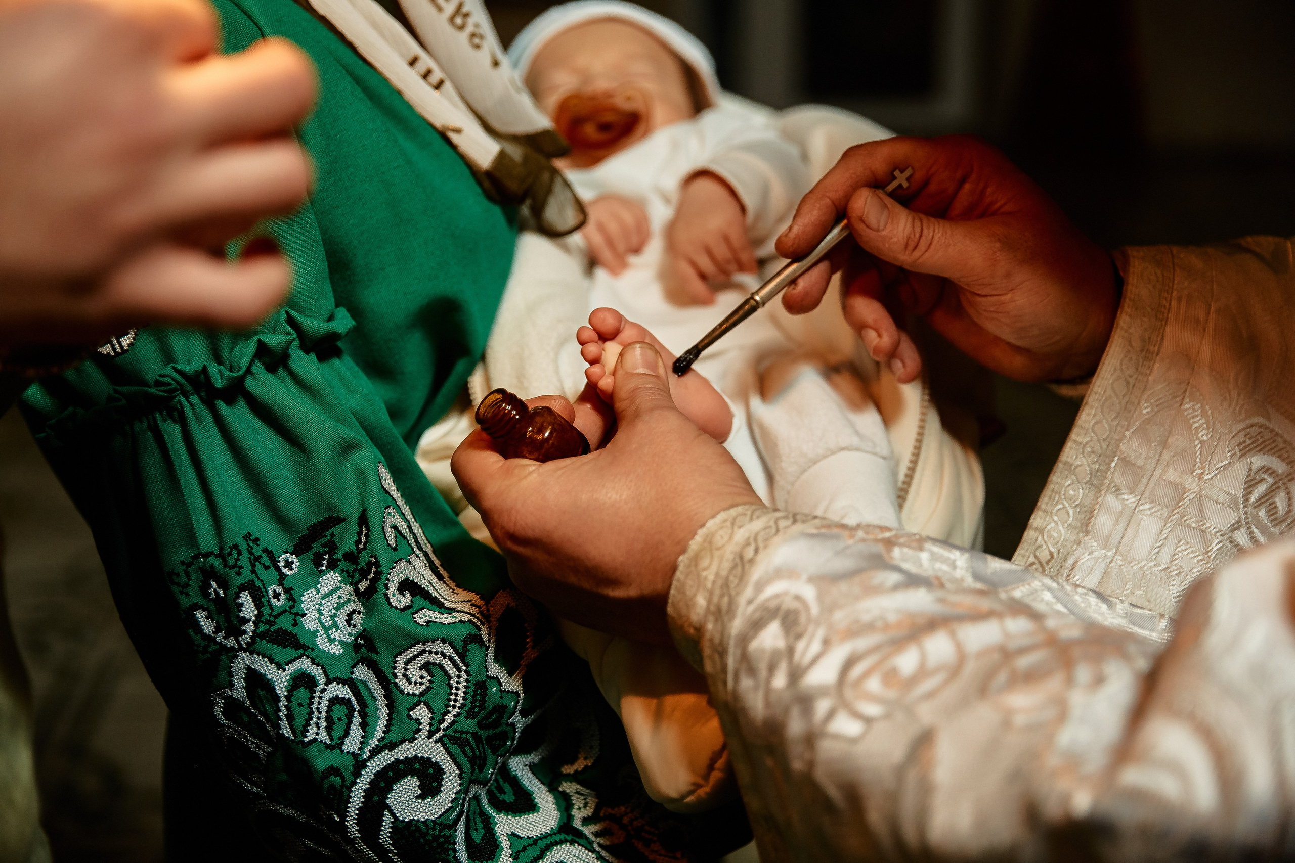 Зйомка хрестин у Дніпрі. Найкращі моменти цього таїнства