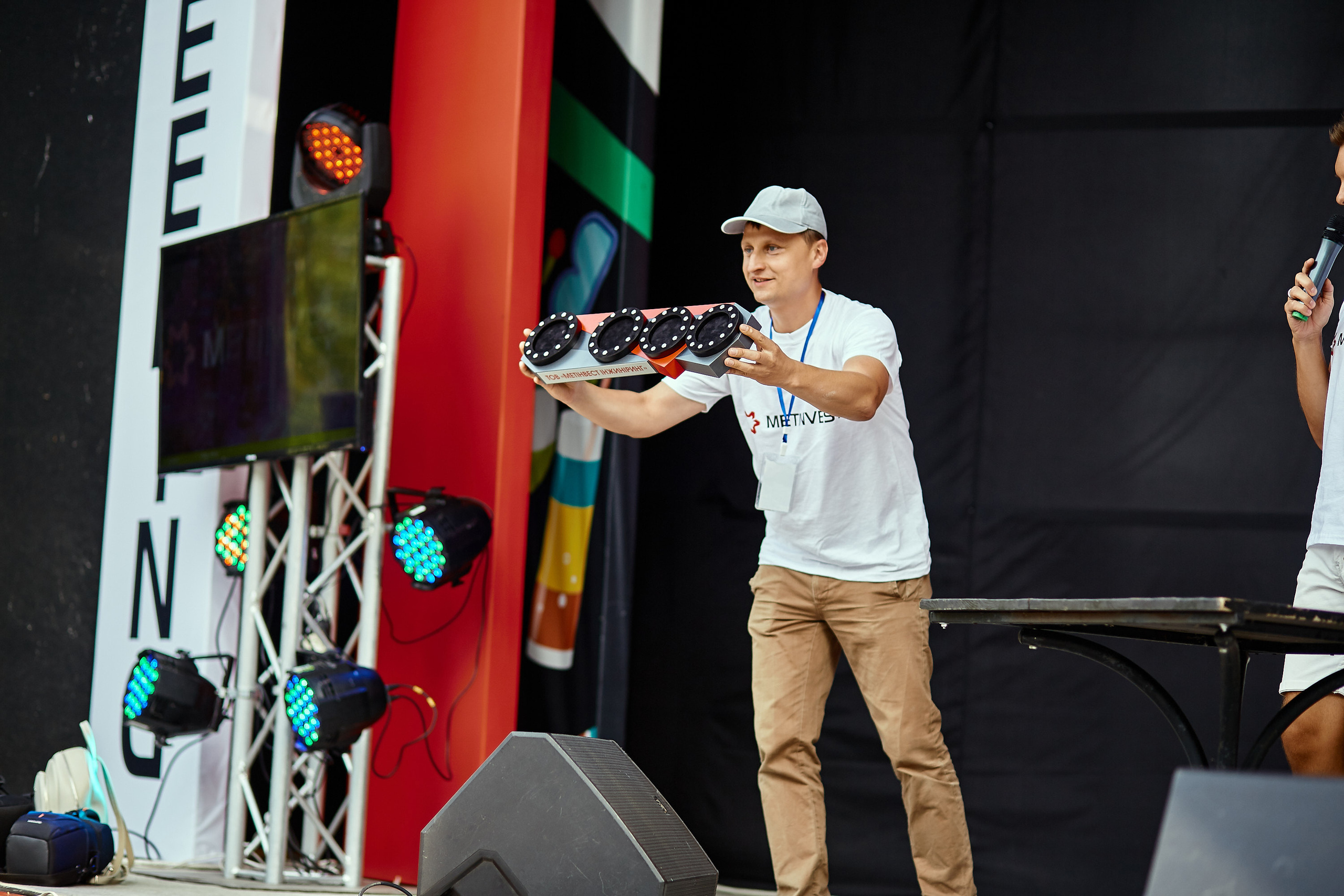 Репортажна фотосессія тимбілдингу для компанії Метінвест Інжинірінг