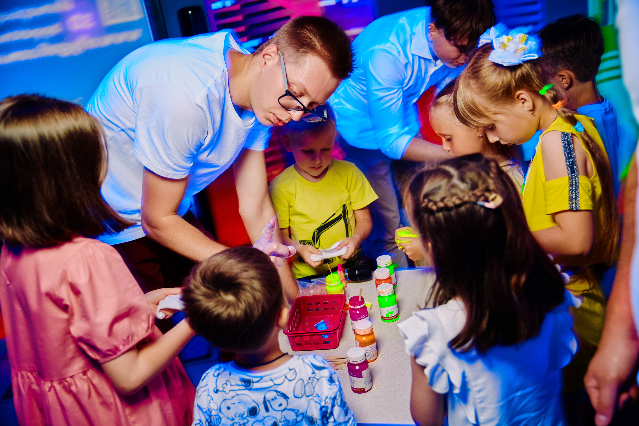 Фотограф на дитячий день народження у Дніпрі - неоновий клуб City Golf