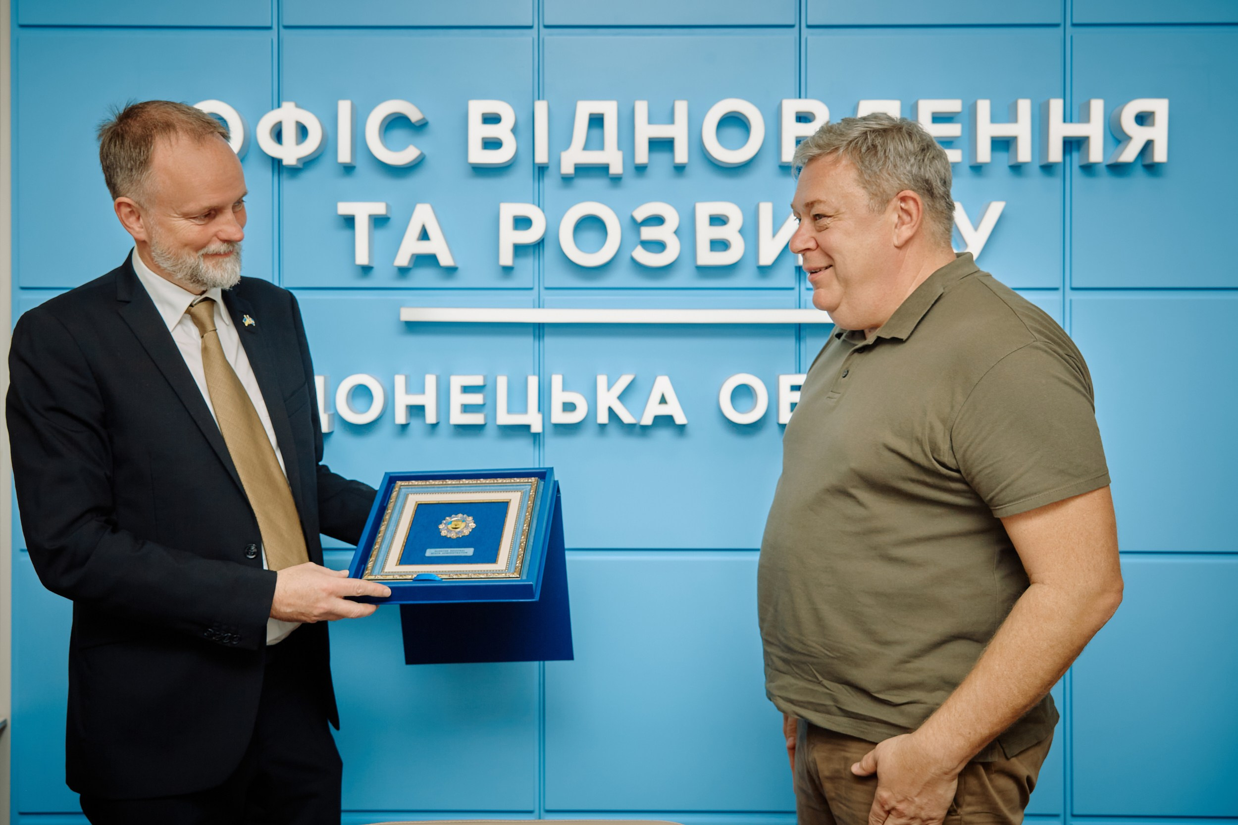 Фото зустрічі посла Австрії, з головами Дніпропетровської, Донецької, Луганської Військової ОДА