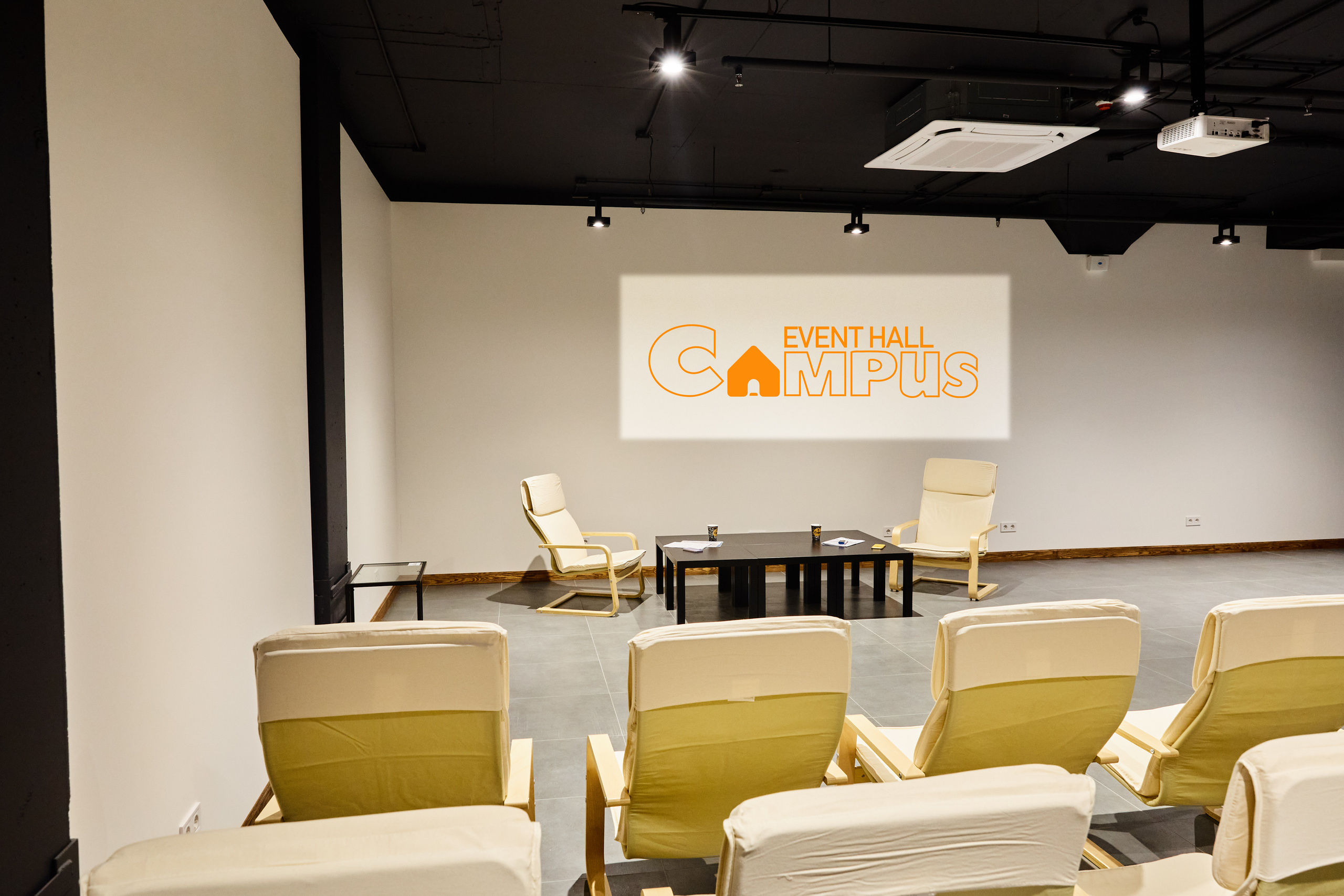 Інтер'єрні фото, креативного простору Сampus Сreative Hall. Дніпро