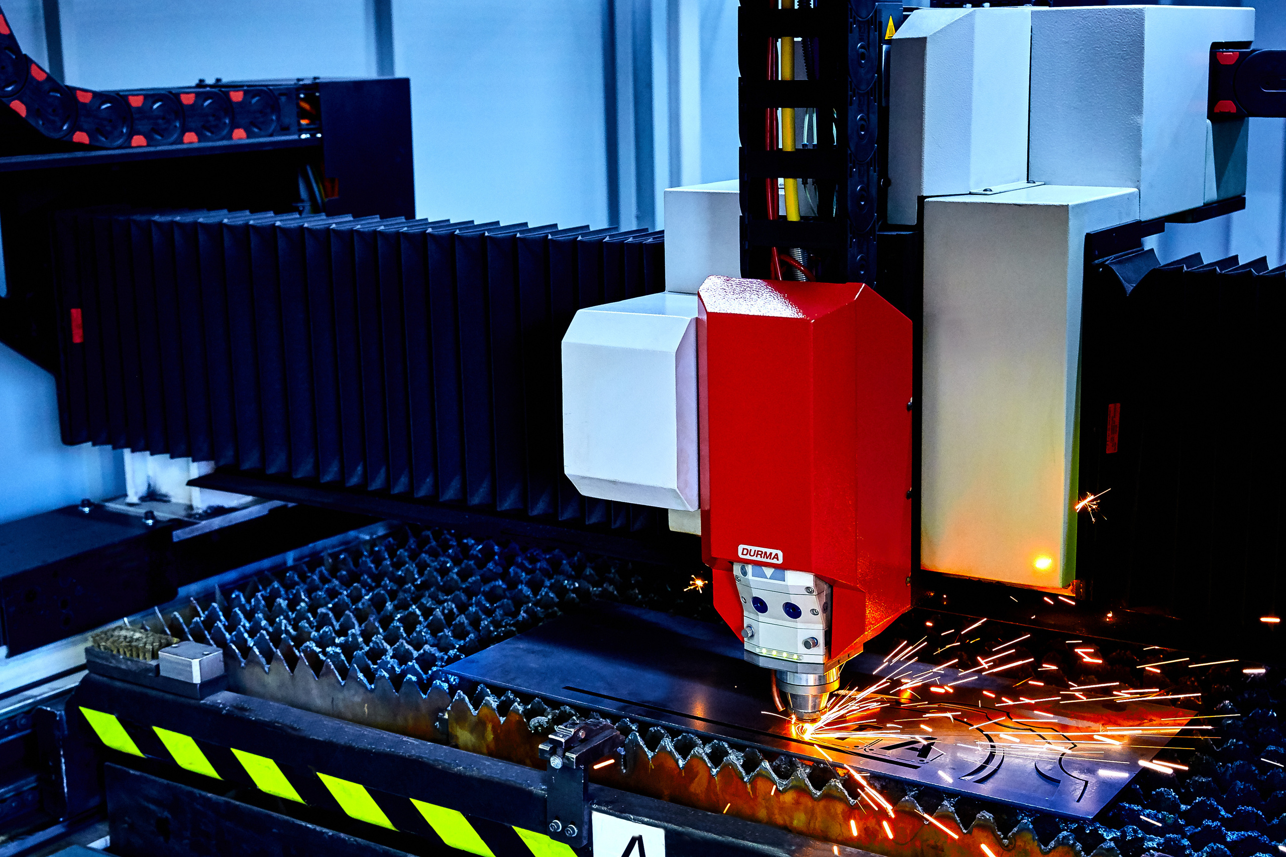 Рекламная съемка оборудования для компании "Алиста" Фото станков