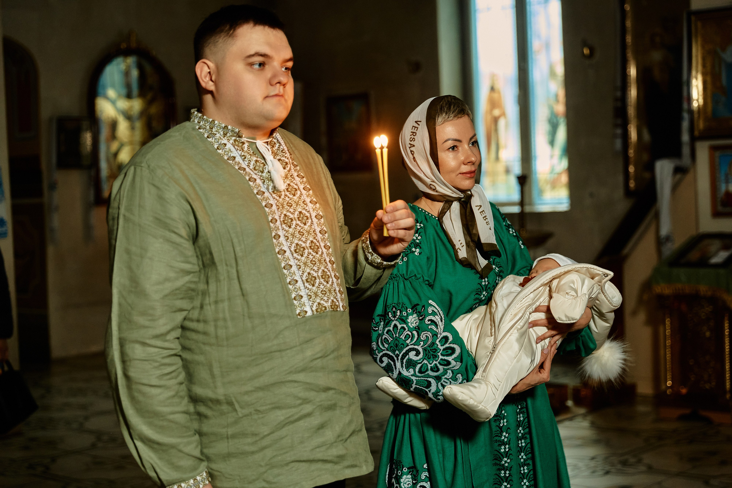 Зйомка хрестин у Дніпрі. Найкращі моменти цього таїнства