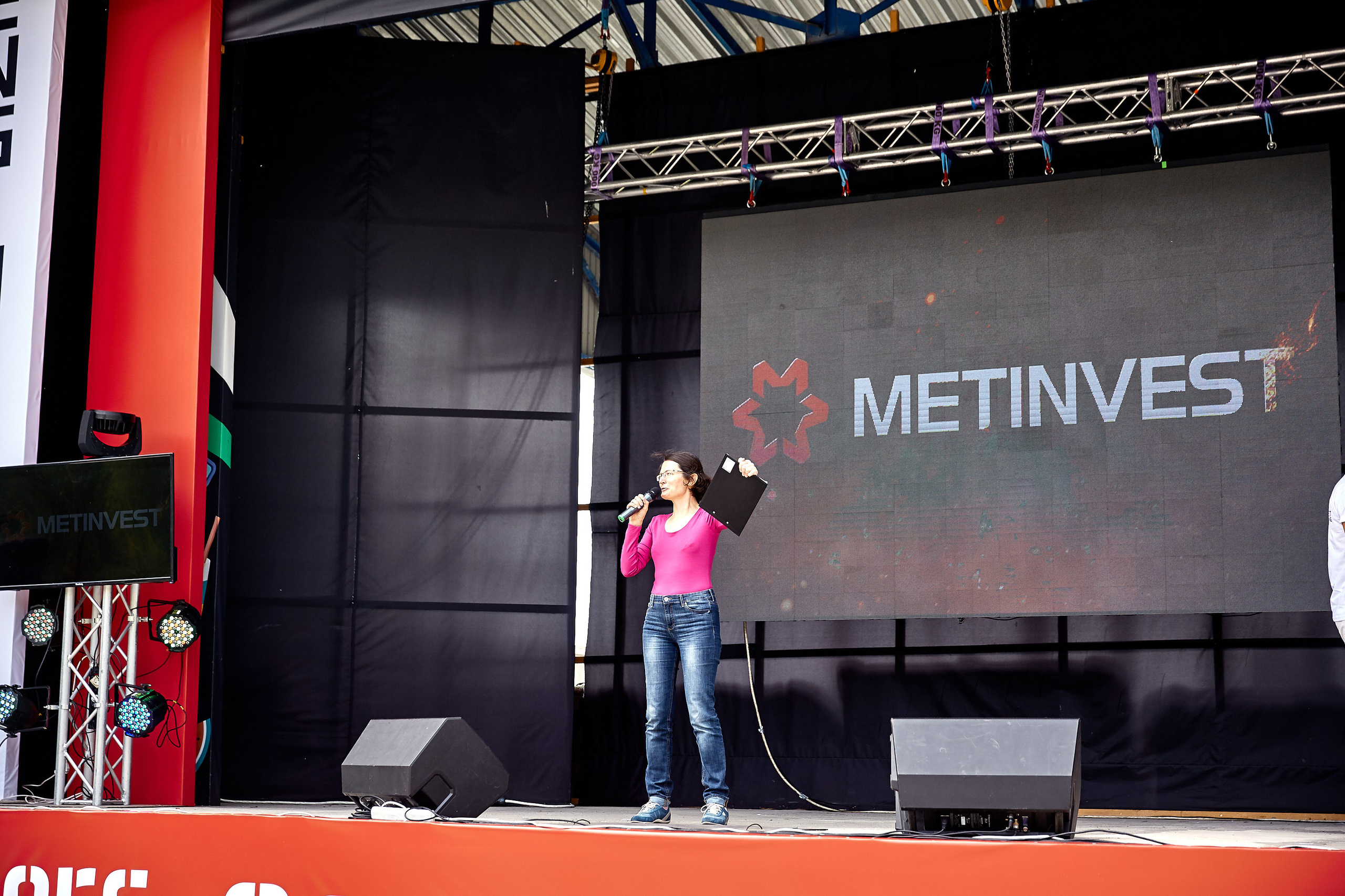 Репортажна фотосессія тимбілдингу для компанії Метінвест Інжинірінг