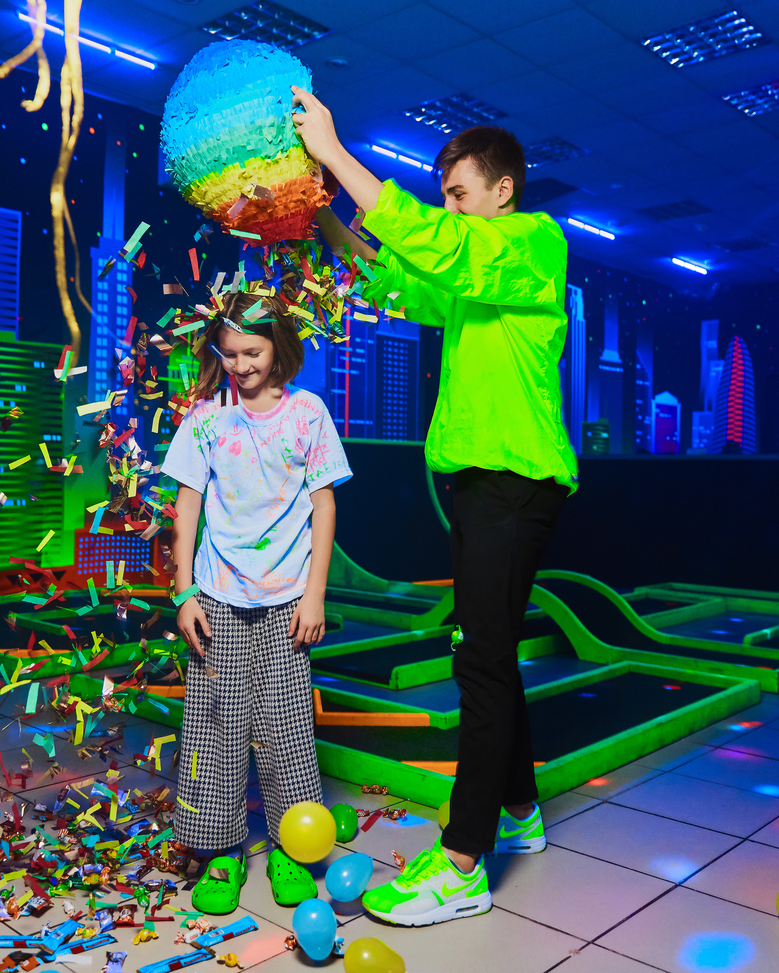 Фотограф на дитячий день народження у Дніпрі - неоновий клуб City Golf