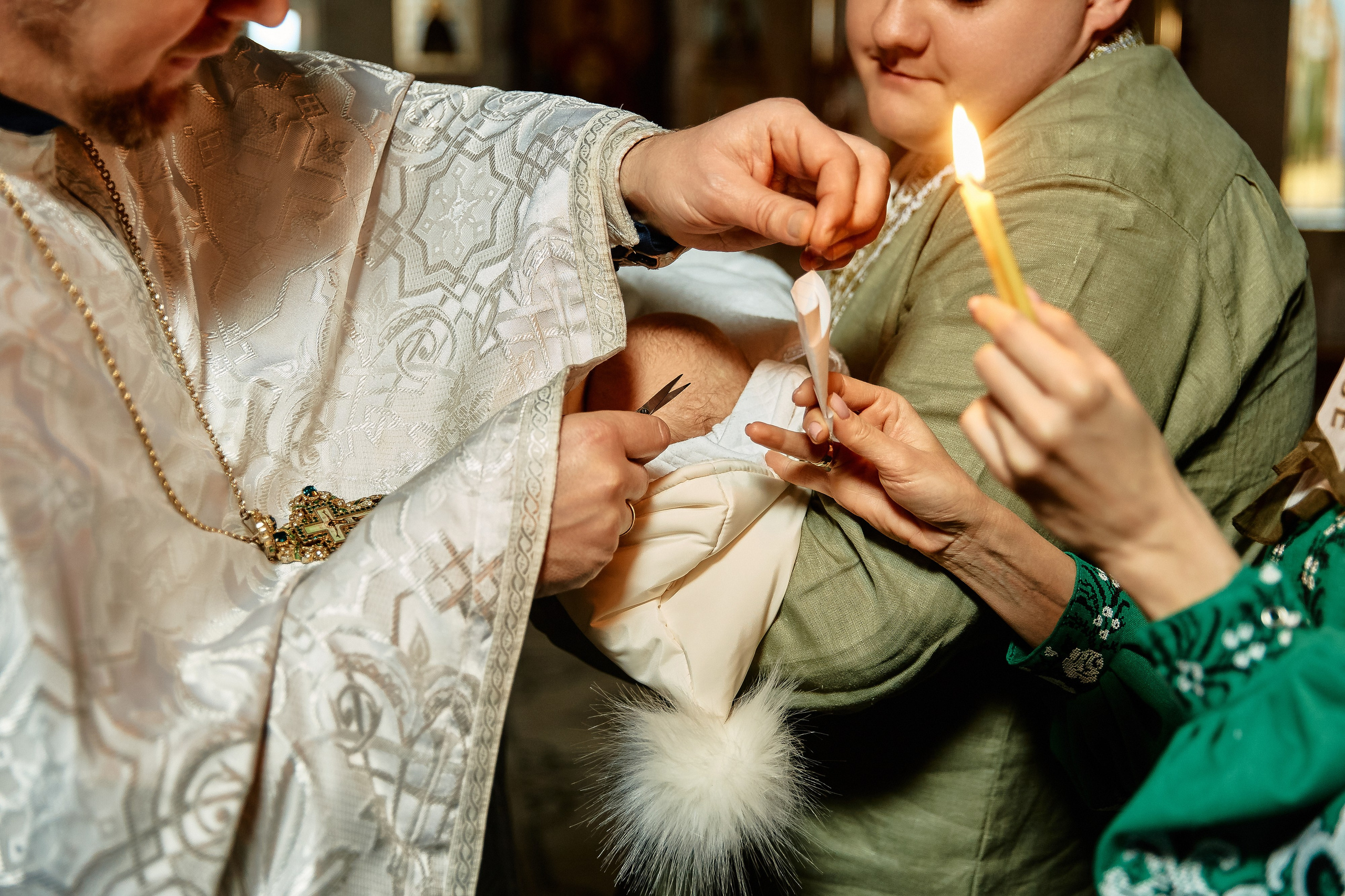 Зйомка хрестин у Дніпрі. Найкращі моменти цього таїнства