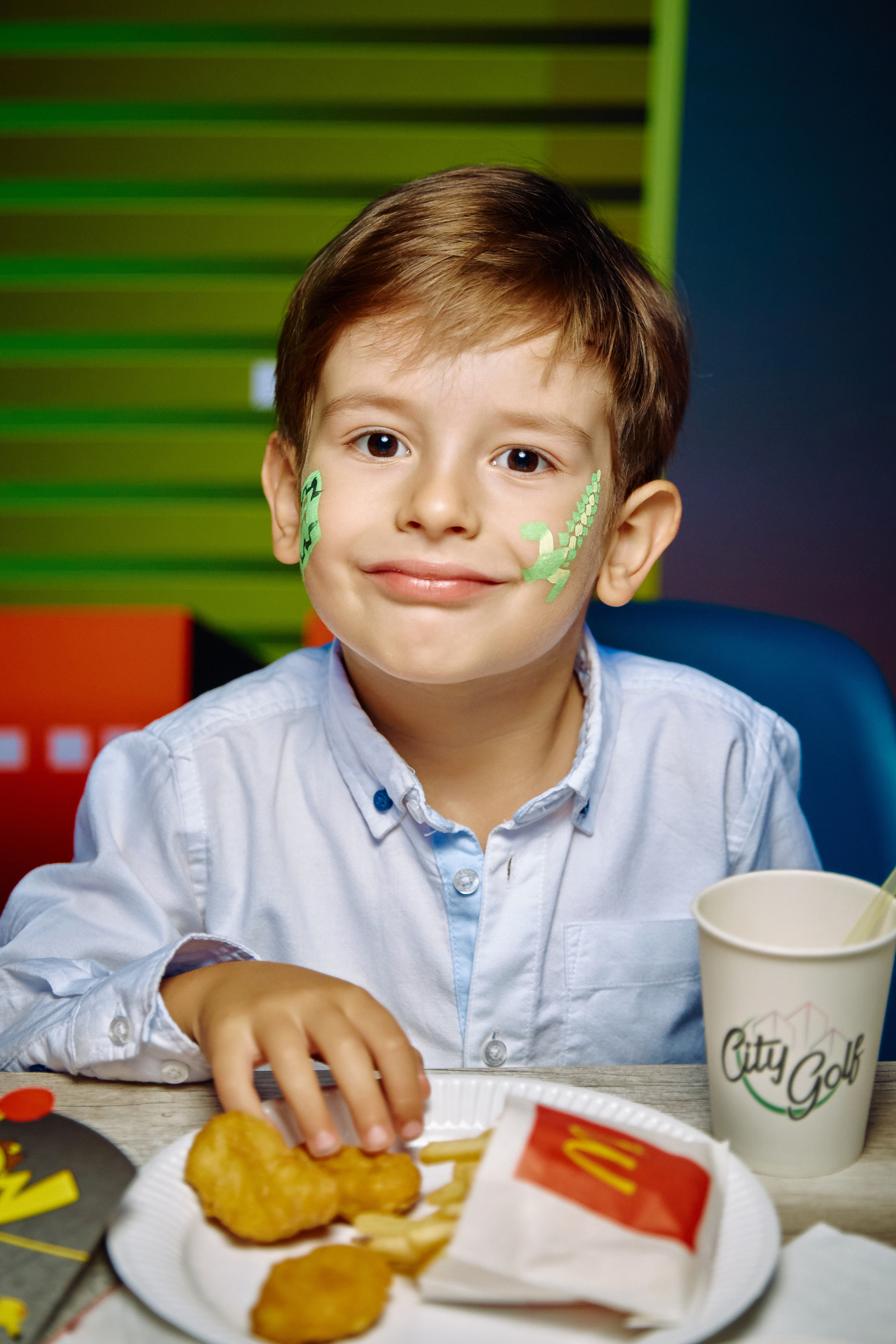 Фотограф на дитячий день народження у Дніпрі - неоновий клуб City Golf