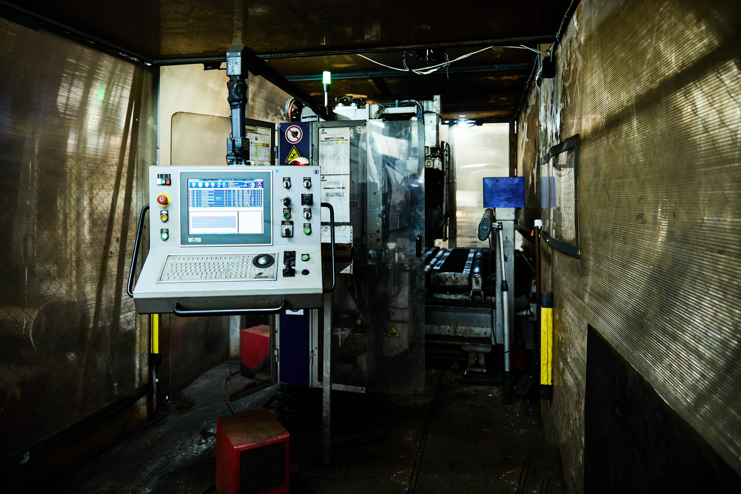 Фото для компаний в Днепре. Промышленная фотосессия заводов и произведственных мощьностей