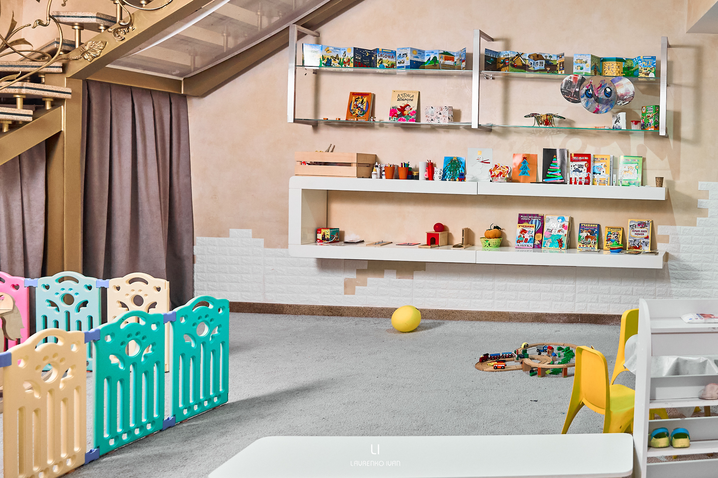 Зйомка інтер’єру дитячого центру ONE SEVEN LOUNGE