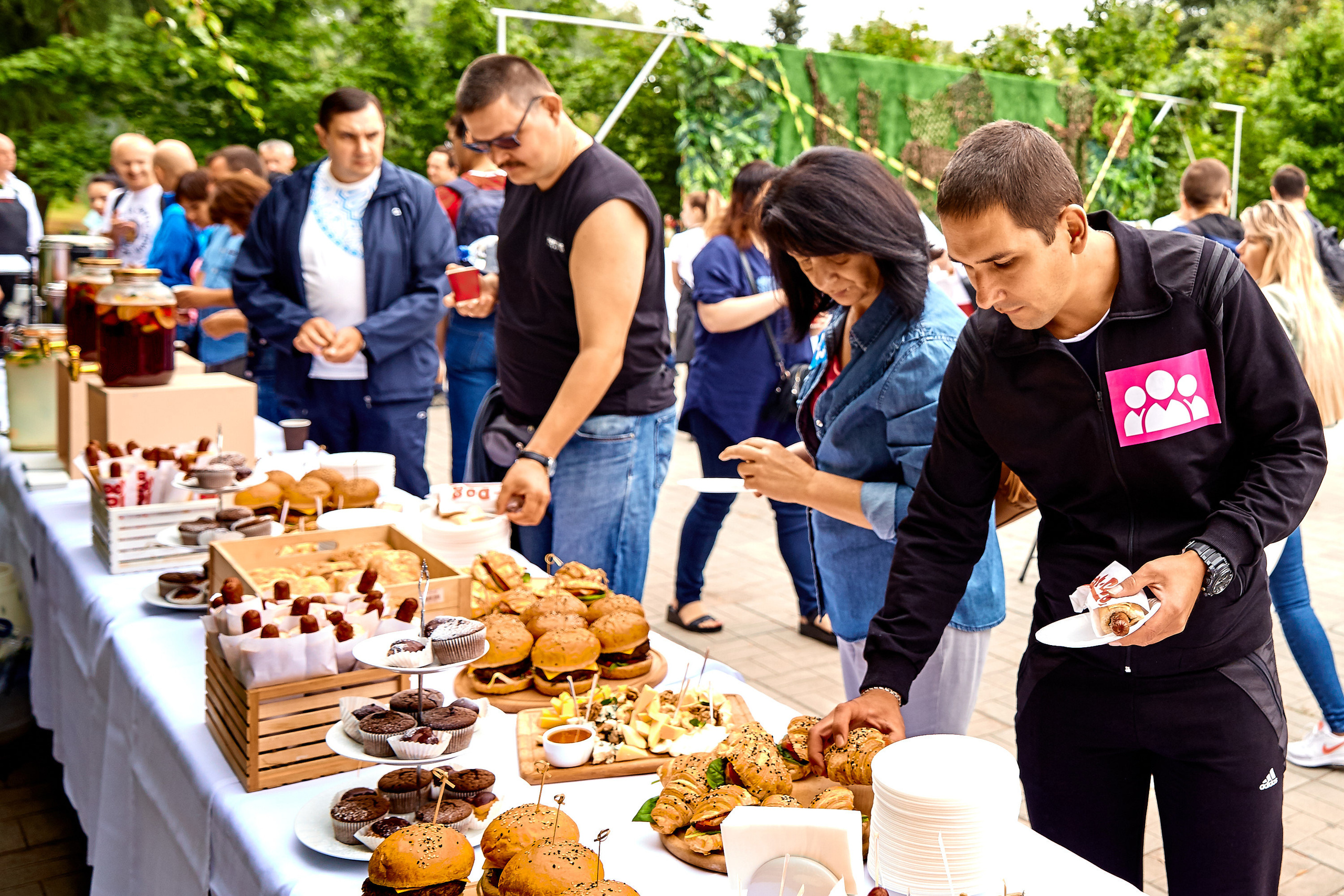 Репортажна фотосессія тимбілдингу для компанії Метінвест Інжинірінг