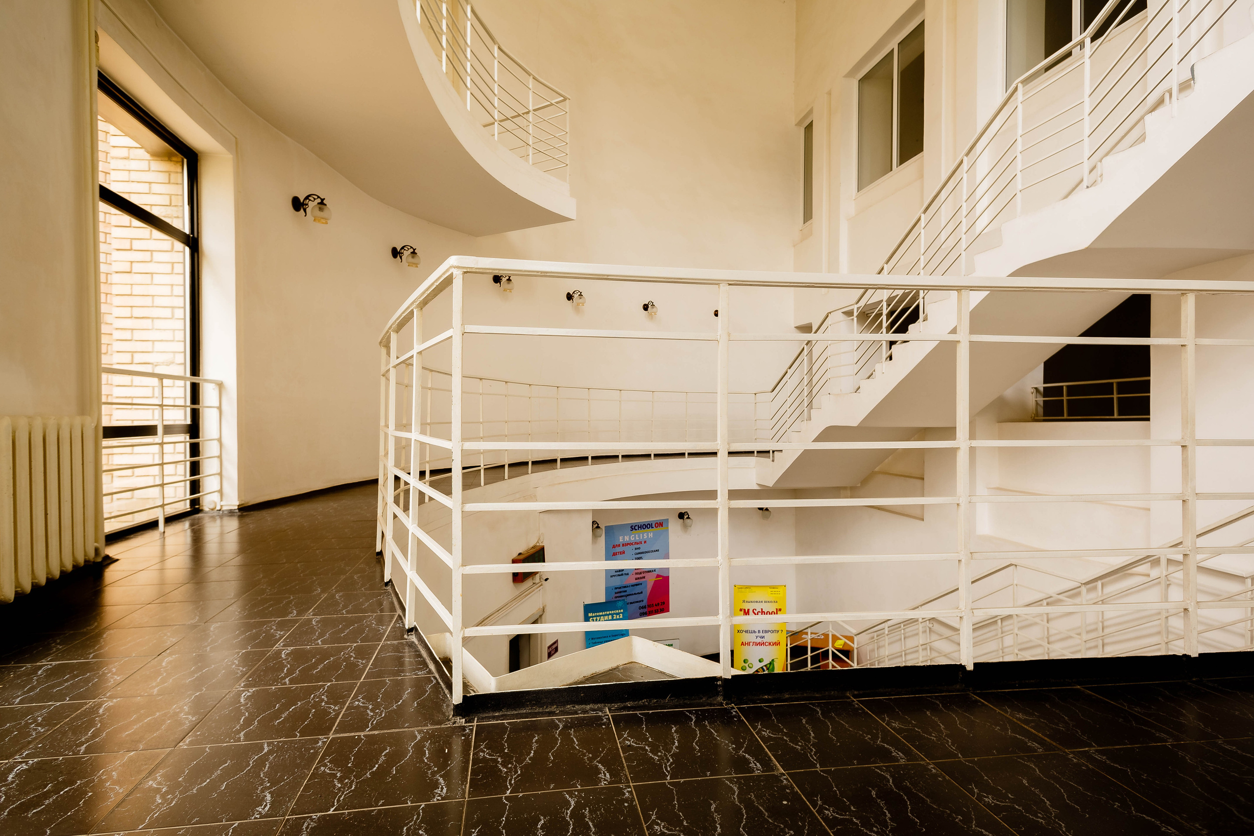 Фото приміщень для рекламних буклетів. Зйомка фасадів та інтер’єрів