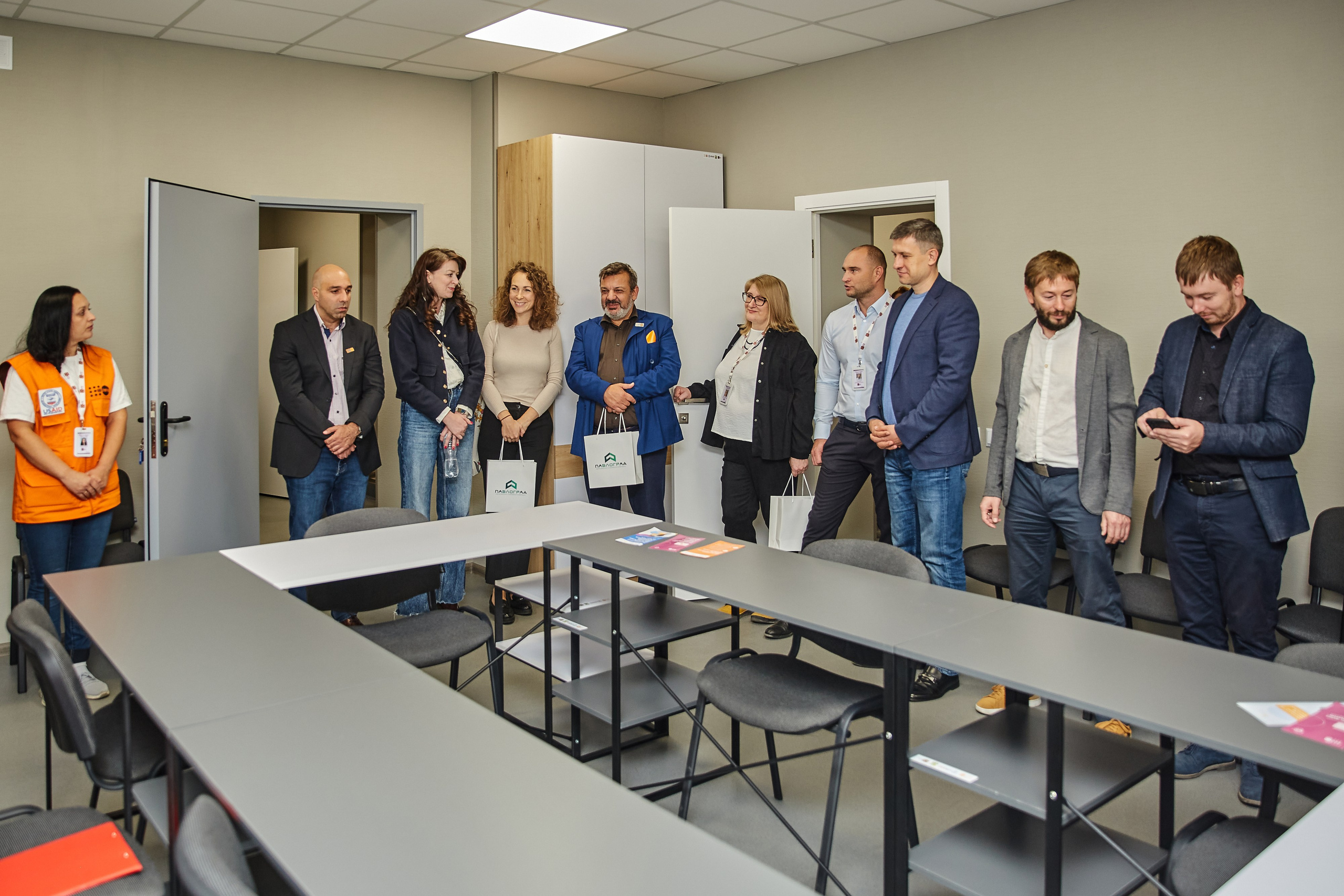 Репортажний фотограф Дніпро. Відкритя кризового центру у Павлограді