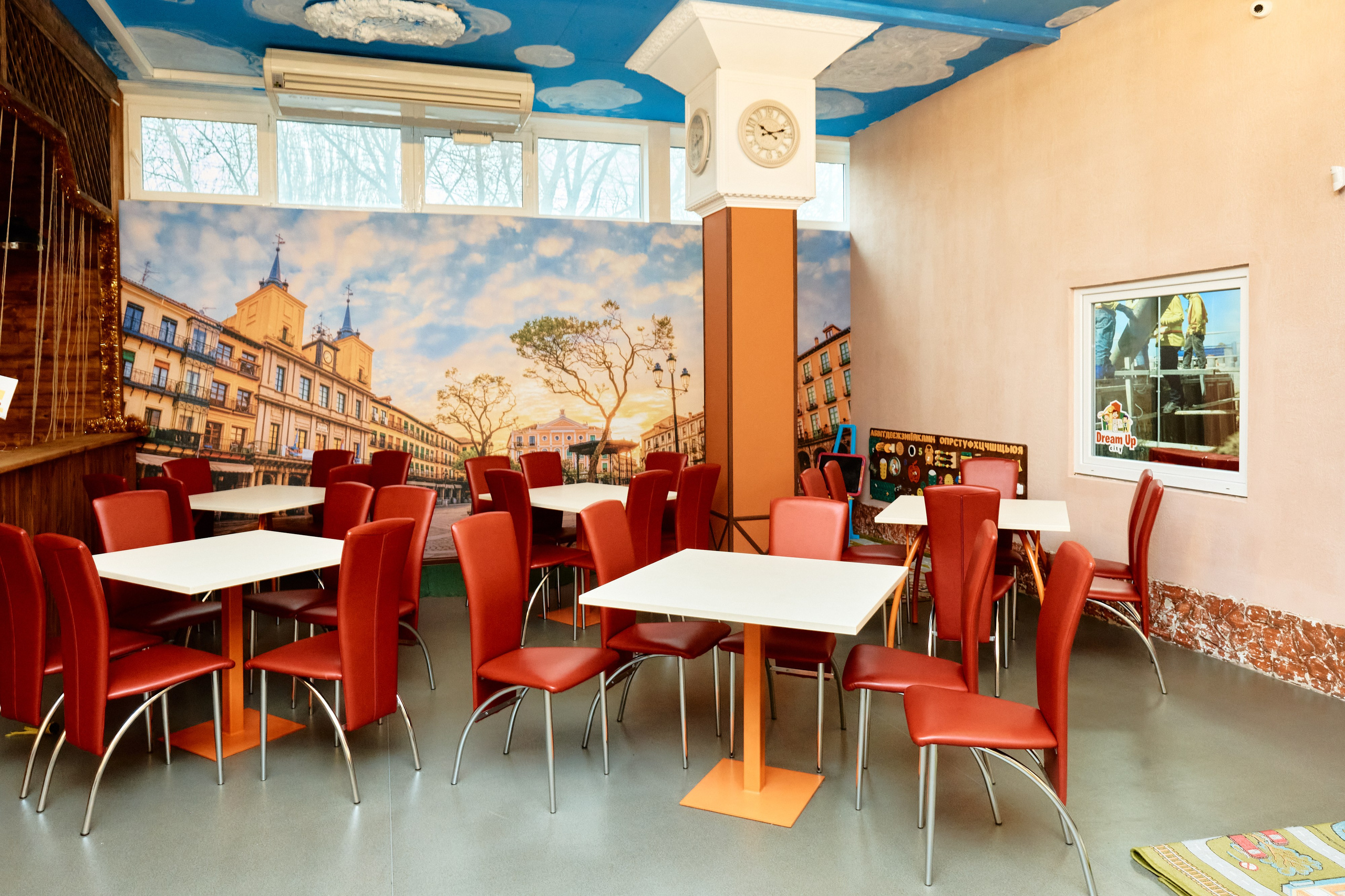 Інтер'єрна фотосесія Дніпро. Фото дитячого центру. Інтер'єрний фотограф у Дніпрі