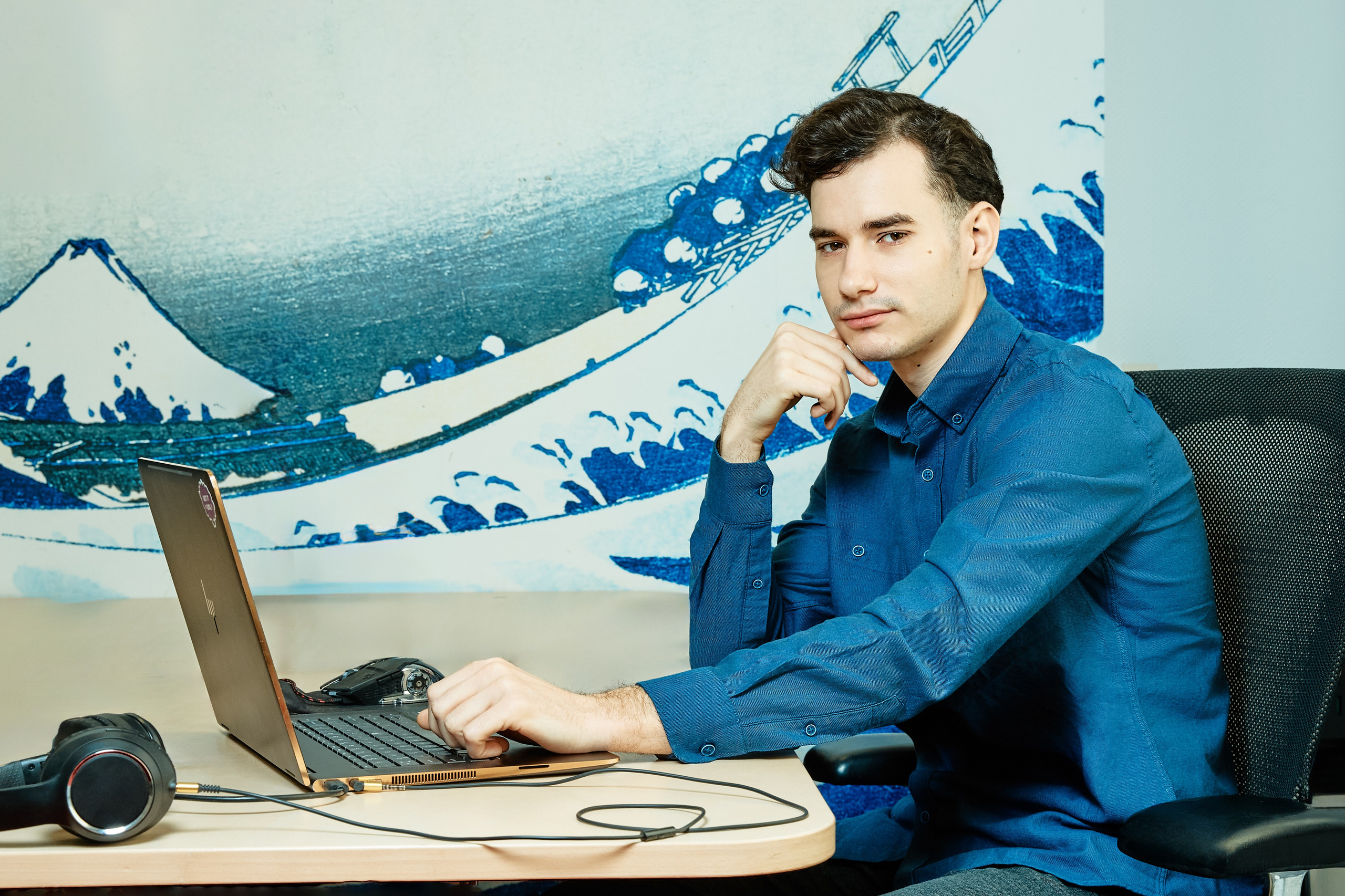 Бизнес портреты для сайта компании на белом фоне