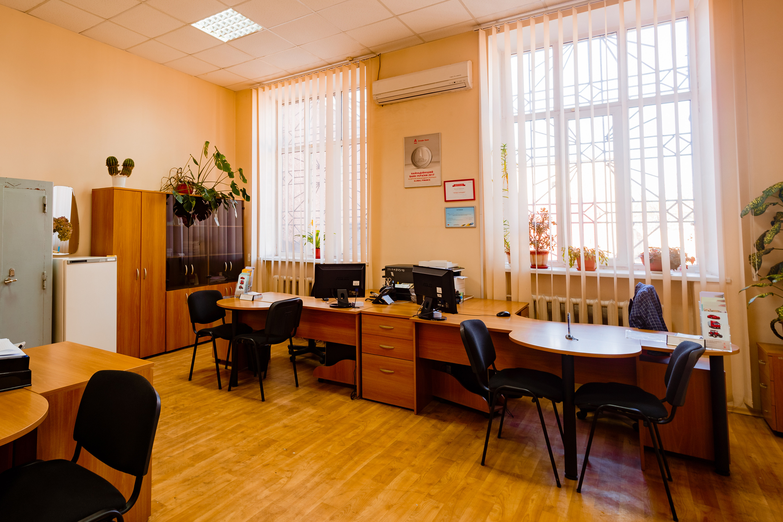 Фото приміщень для рекламних буклетів. Зйомка фасадів та інтер’єрів