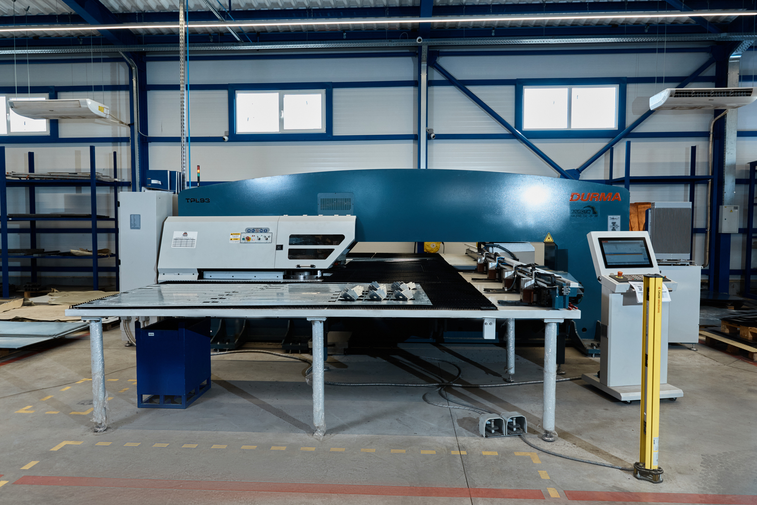 Рекламная съемка оборудования для компании "Алиста" Фото станков