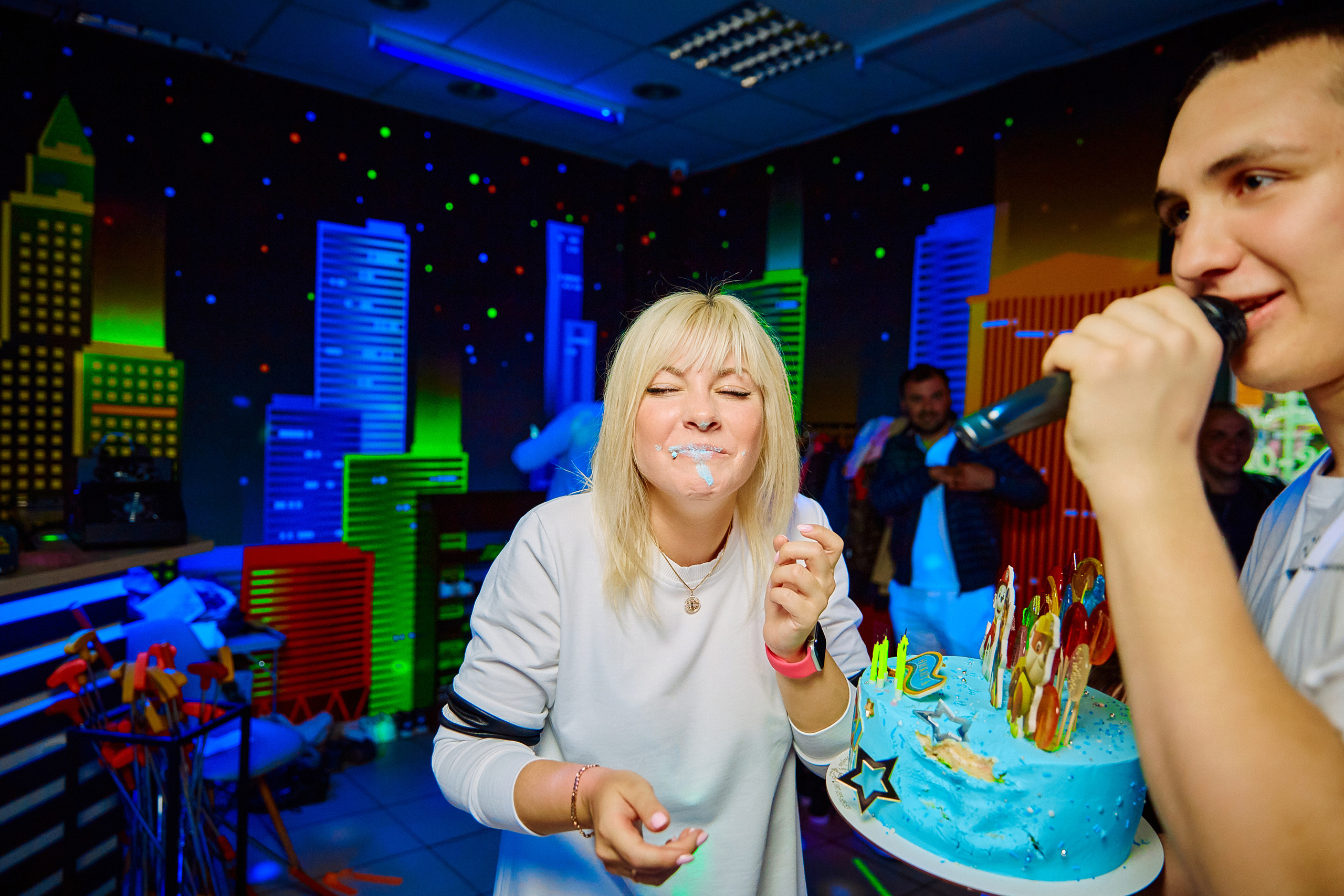 Фотограф на дитячий день народження у Дніпрі - неоновий клуб City Golf