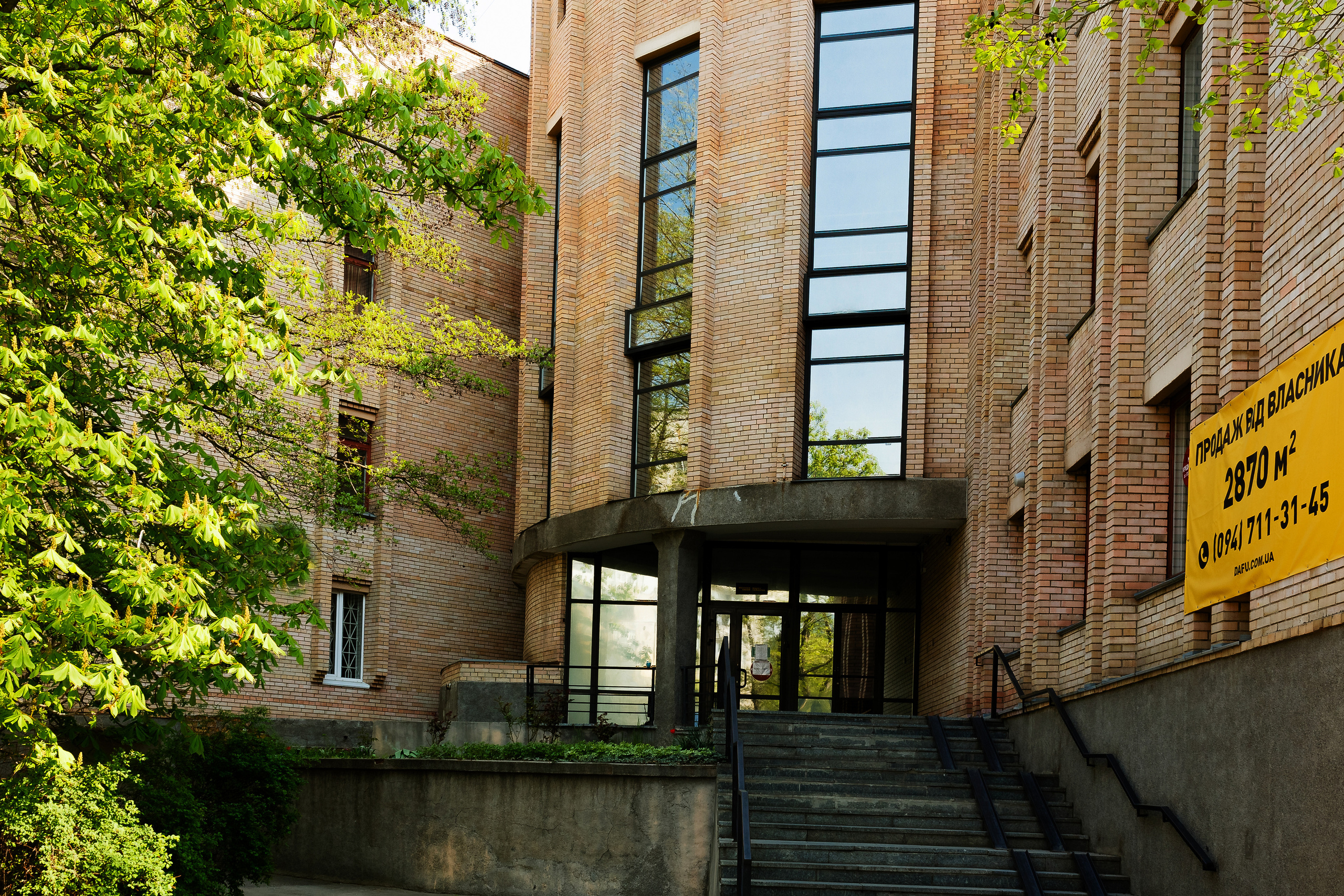 Фото приміщень для рекламних буклетів. Зйомка фасадів та інтер’єрів