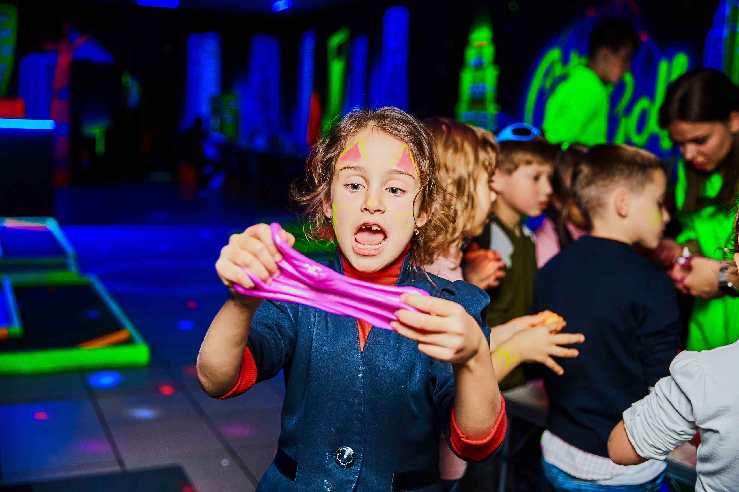 Фотограф на дитячий день народження у Дніпрі - неоновий клуб City Golf