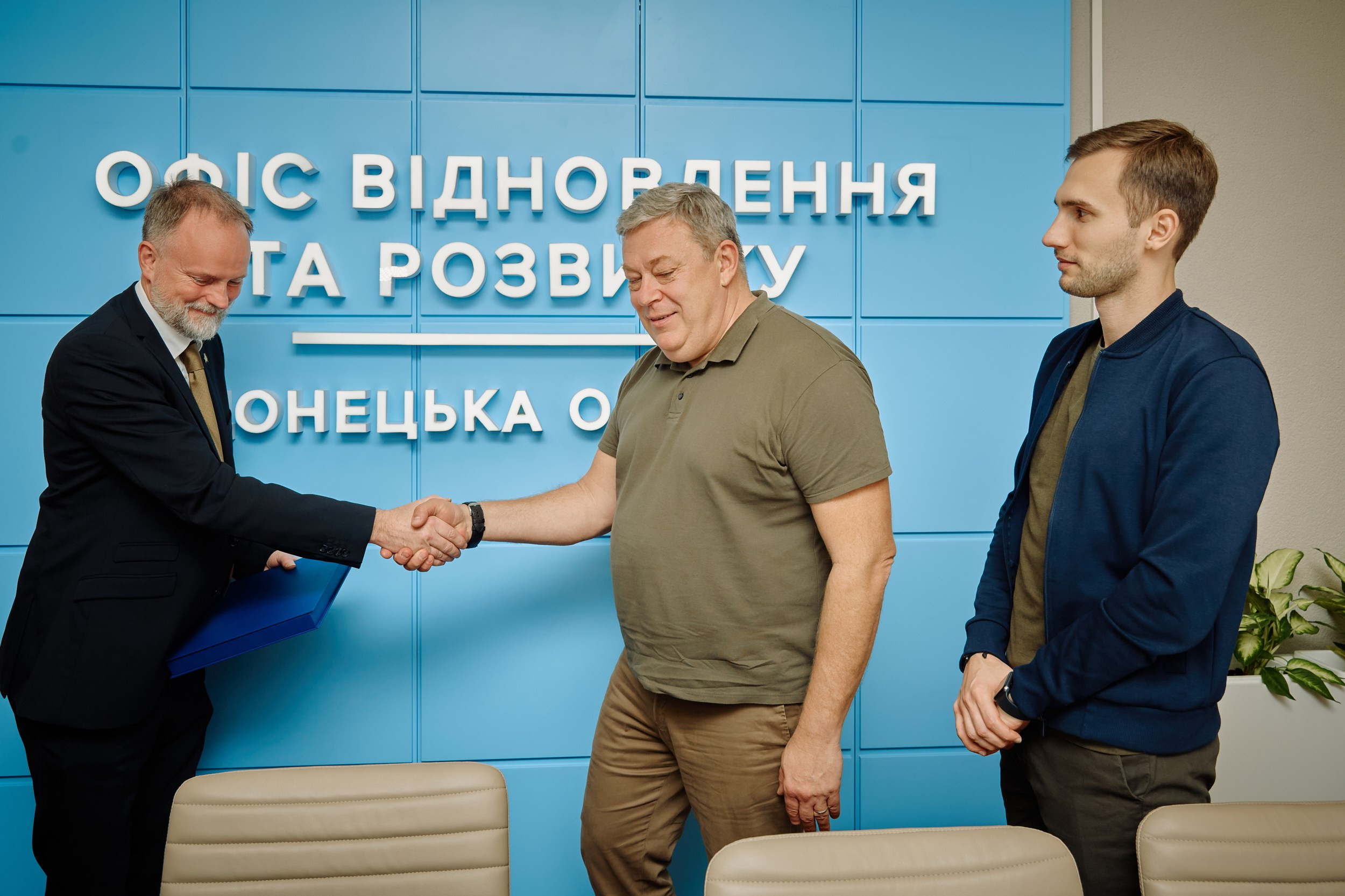 Фото зустрічі посла Австрії, з головами Дніпропетровської, Донецької, Луганської Військової ОДА