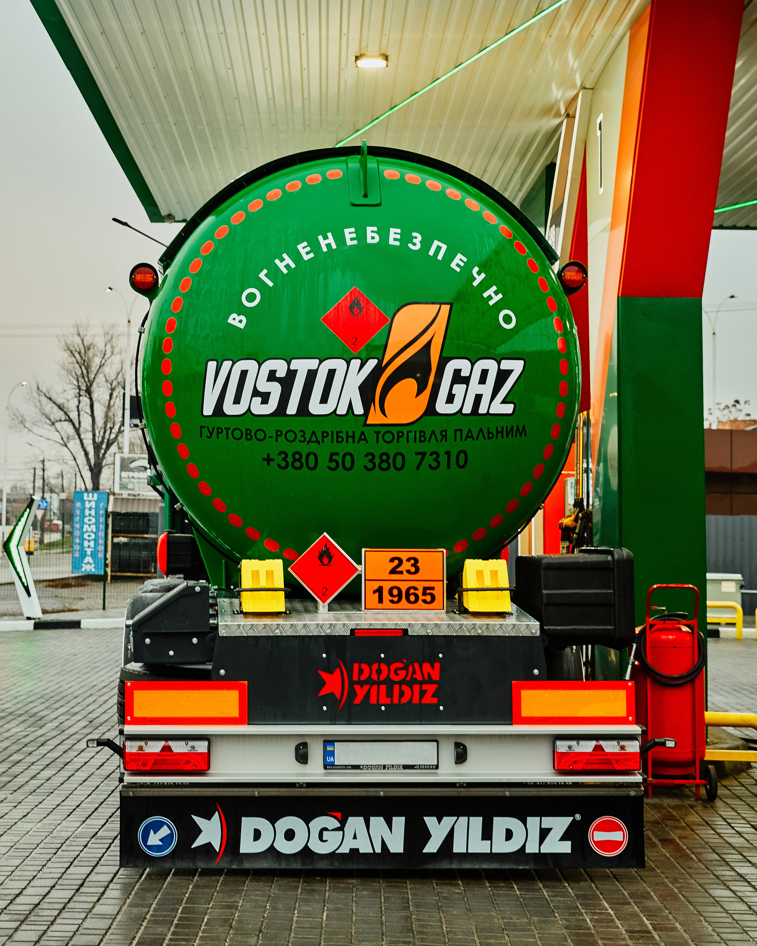 Фотосессия брендированного бензовоза для сети АЗС «Восток Газ»