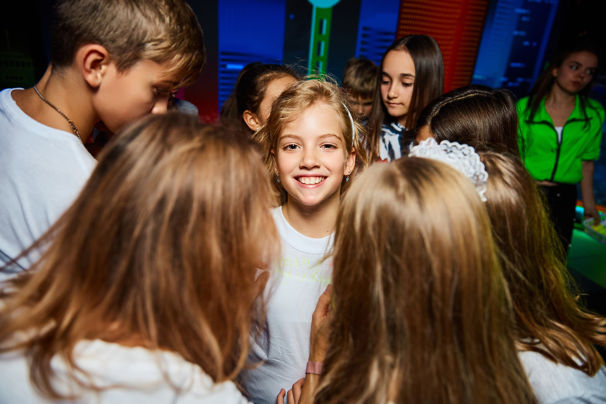 Фотограф на дитячий день народження у Дніпрі - неоновий клуб City Golf