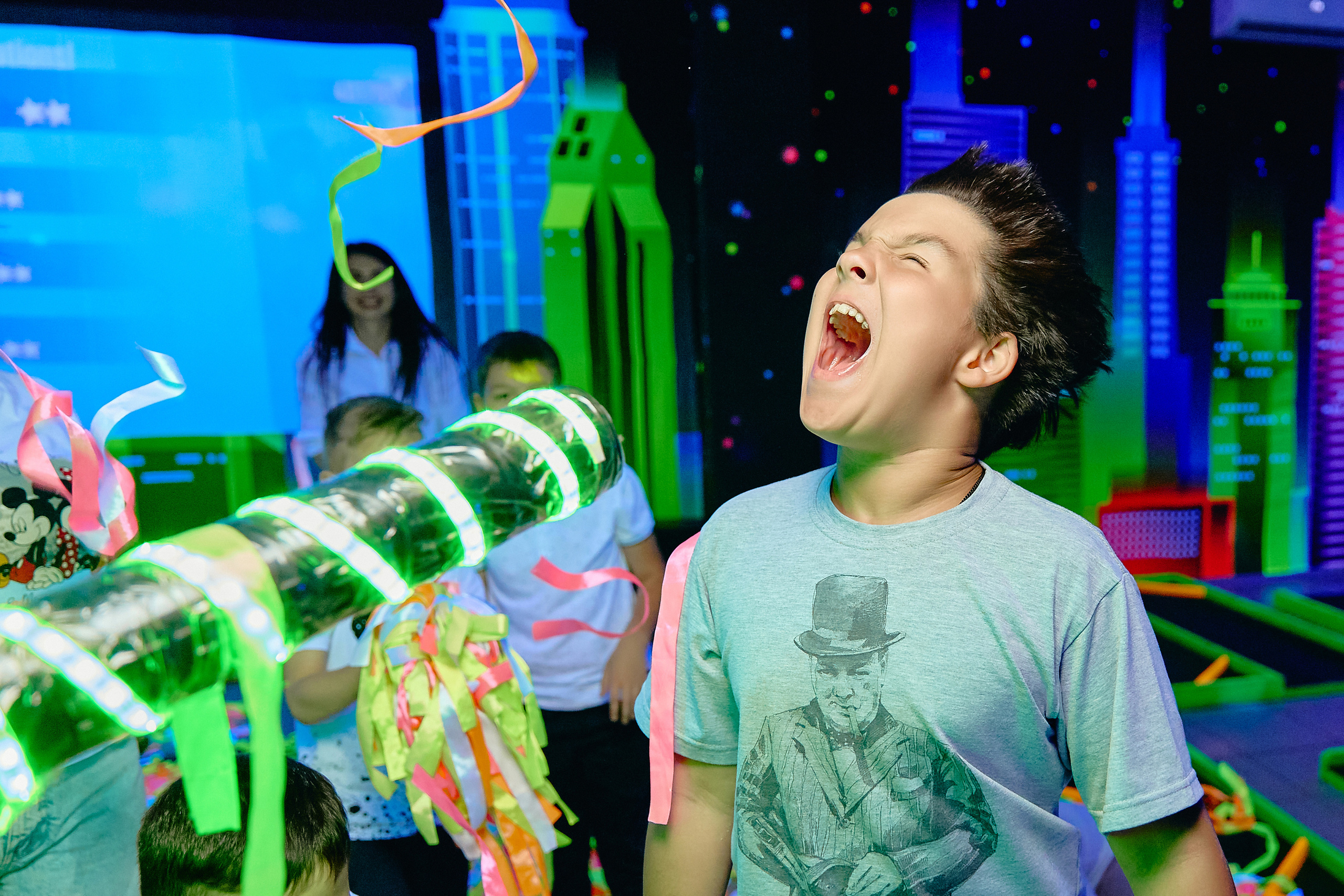 Фотограф на дитячий день народження у Дніпрі - неоновий клуб City Golf