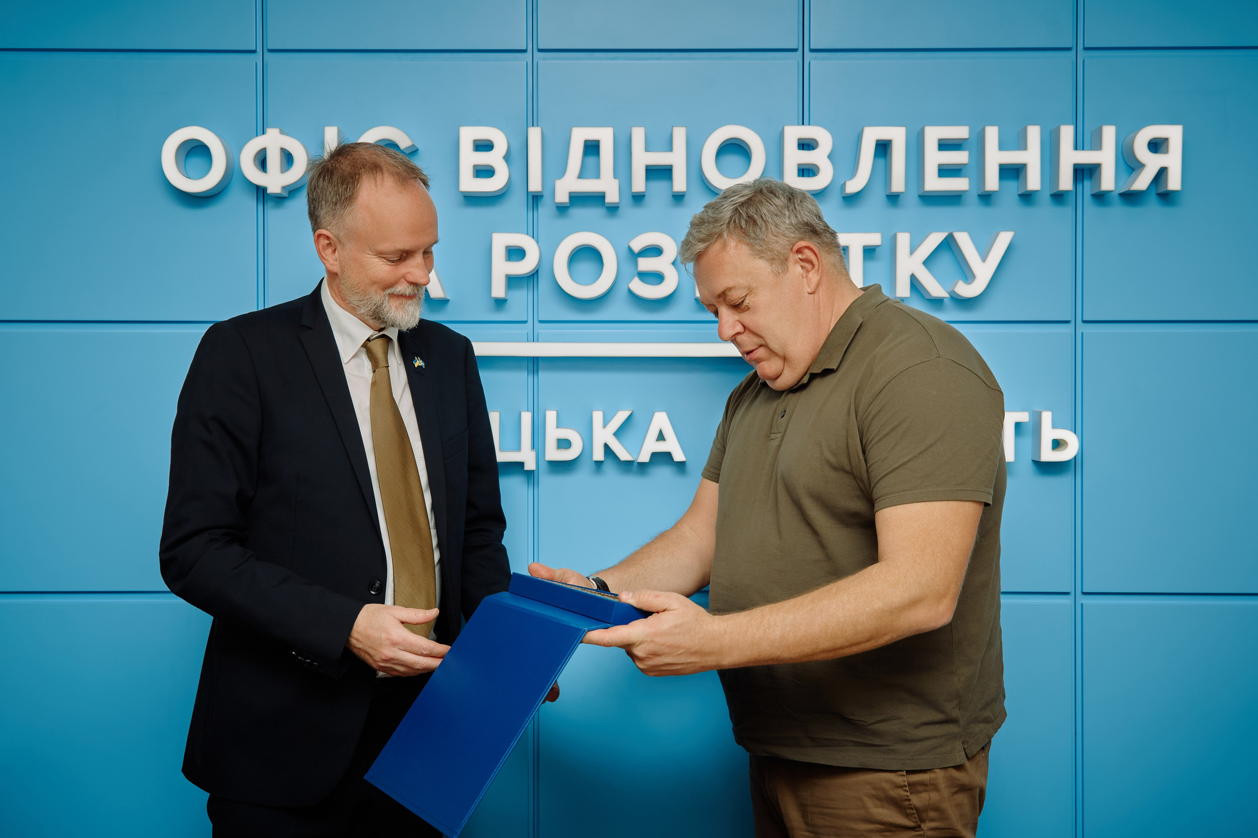 Фото зустрічі посла Австрії, з головами Дніпропетровської, Донецької, Луганської Військової ОДА