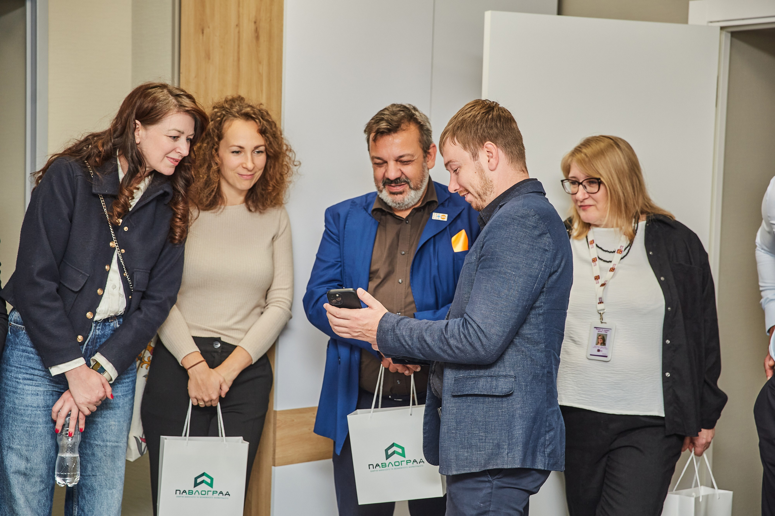 Репортажний фотограф Дніпро. Відкритя кризового центру у Павлограді