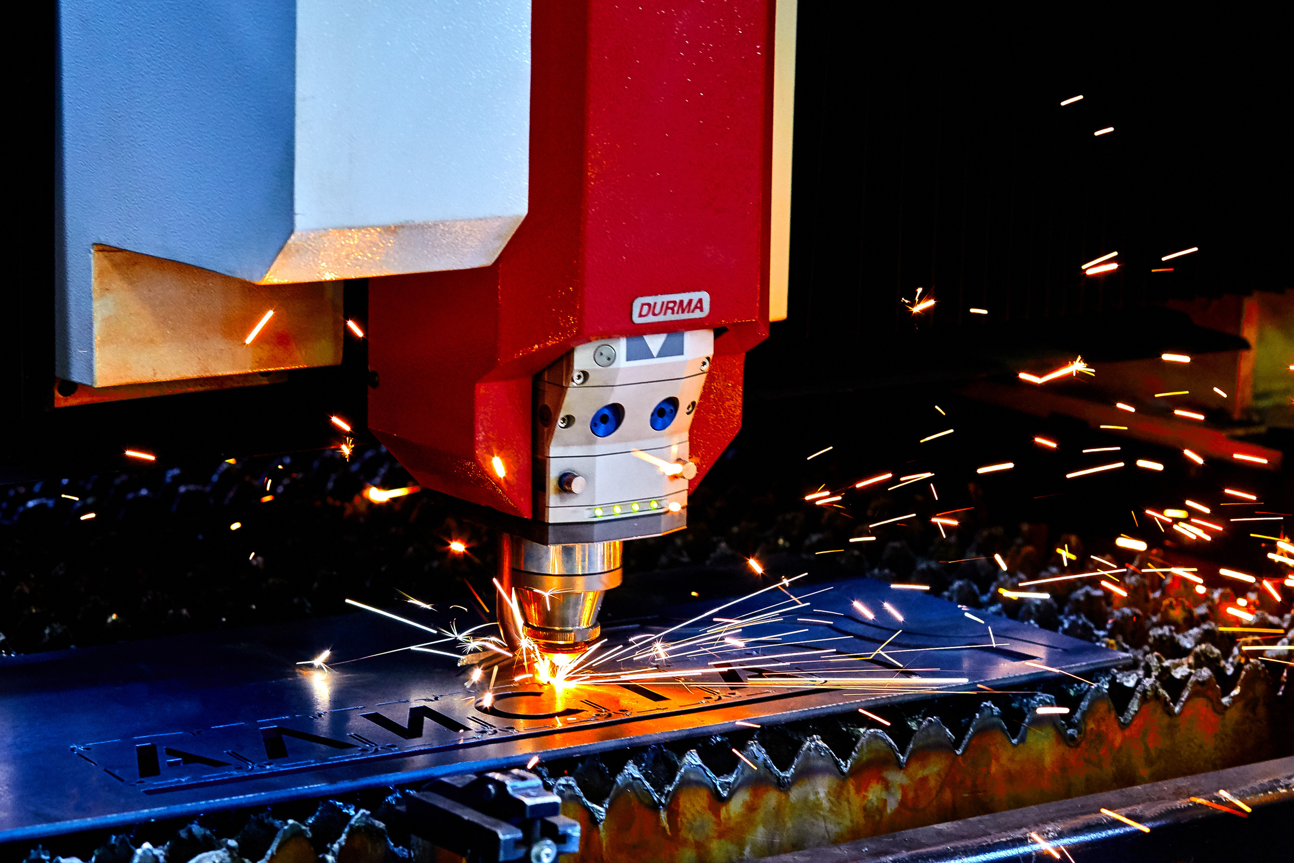 Рекламная съемка оборудования для компании "Алиста" Фото станков