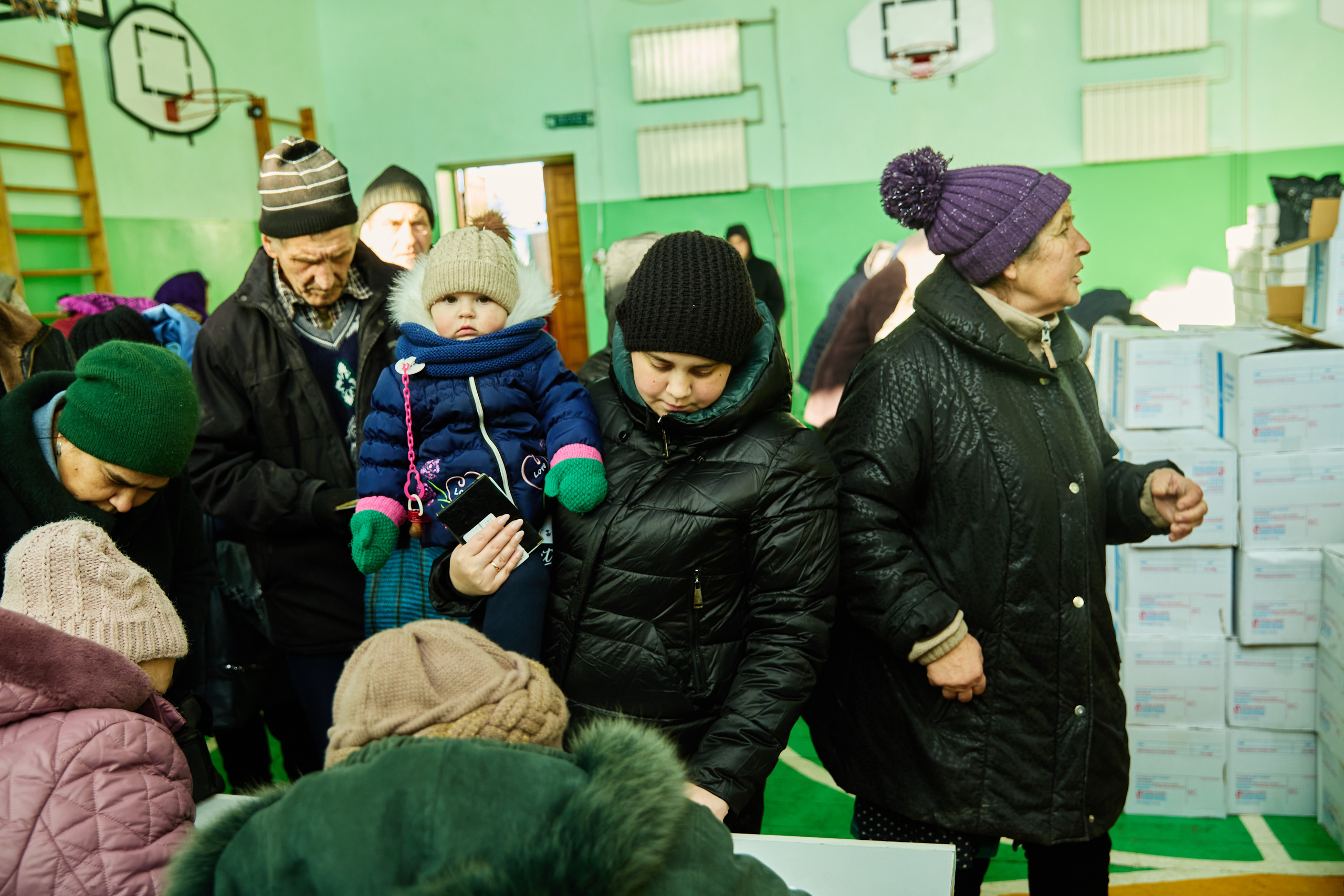 Високопілля. Херсонська область. Видача гуманітарної допомоги