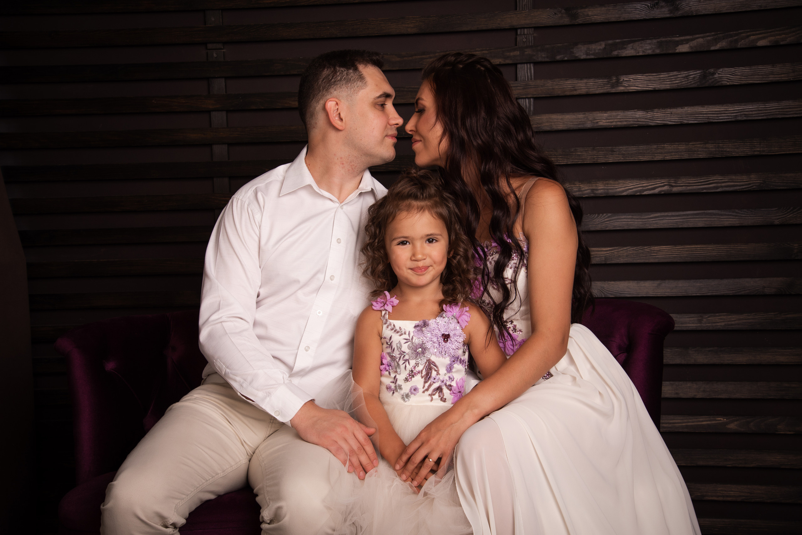 Сімейна фотосесія в студії. Фотограф Анастасія Залужна | Манхайм