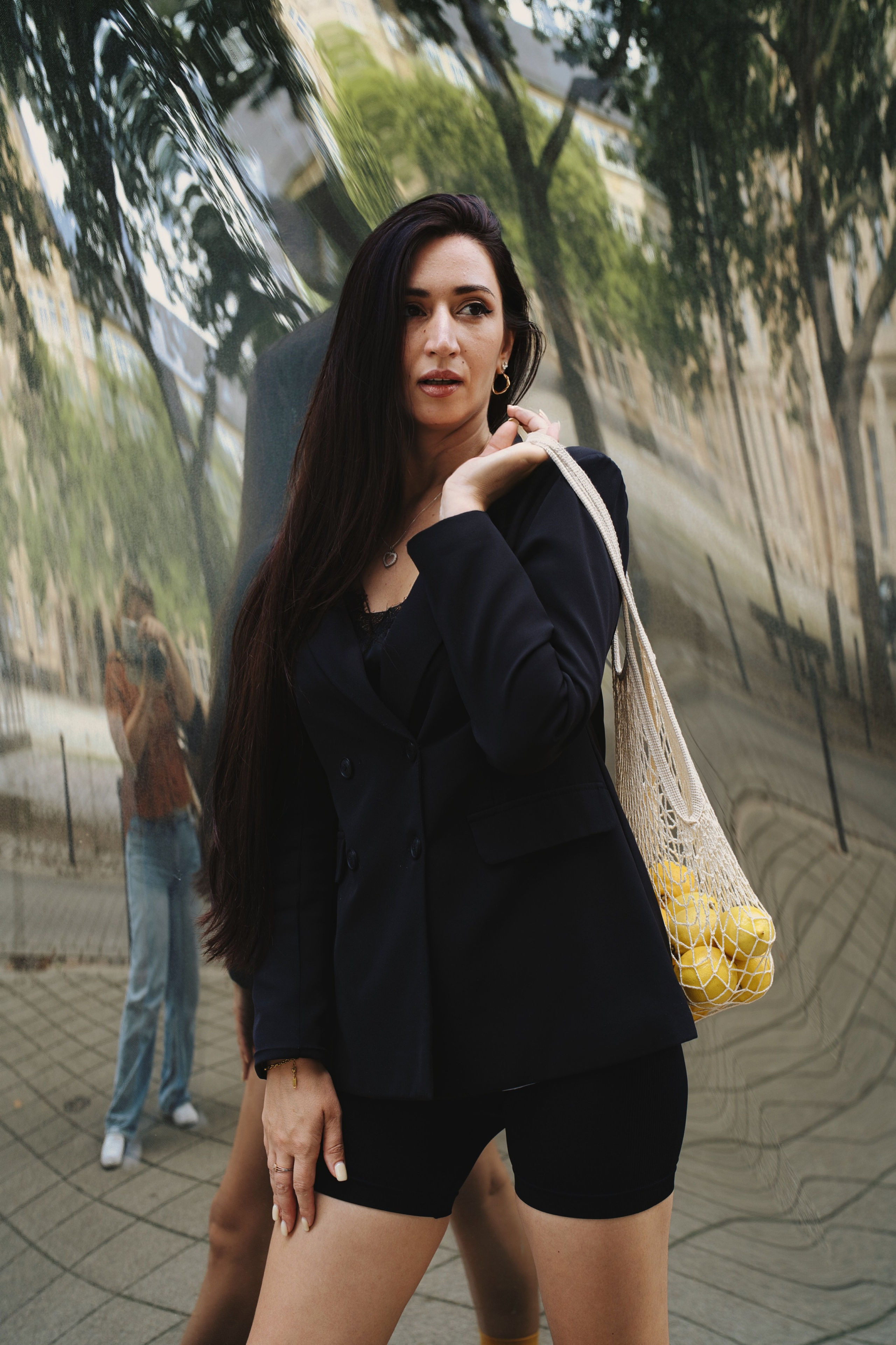 Фотосесія з лимонами в місті. Фотограф Анастасія Залужна | Манхайм