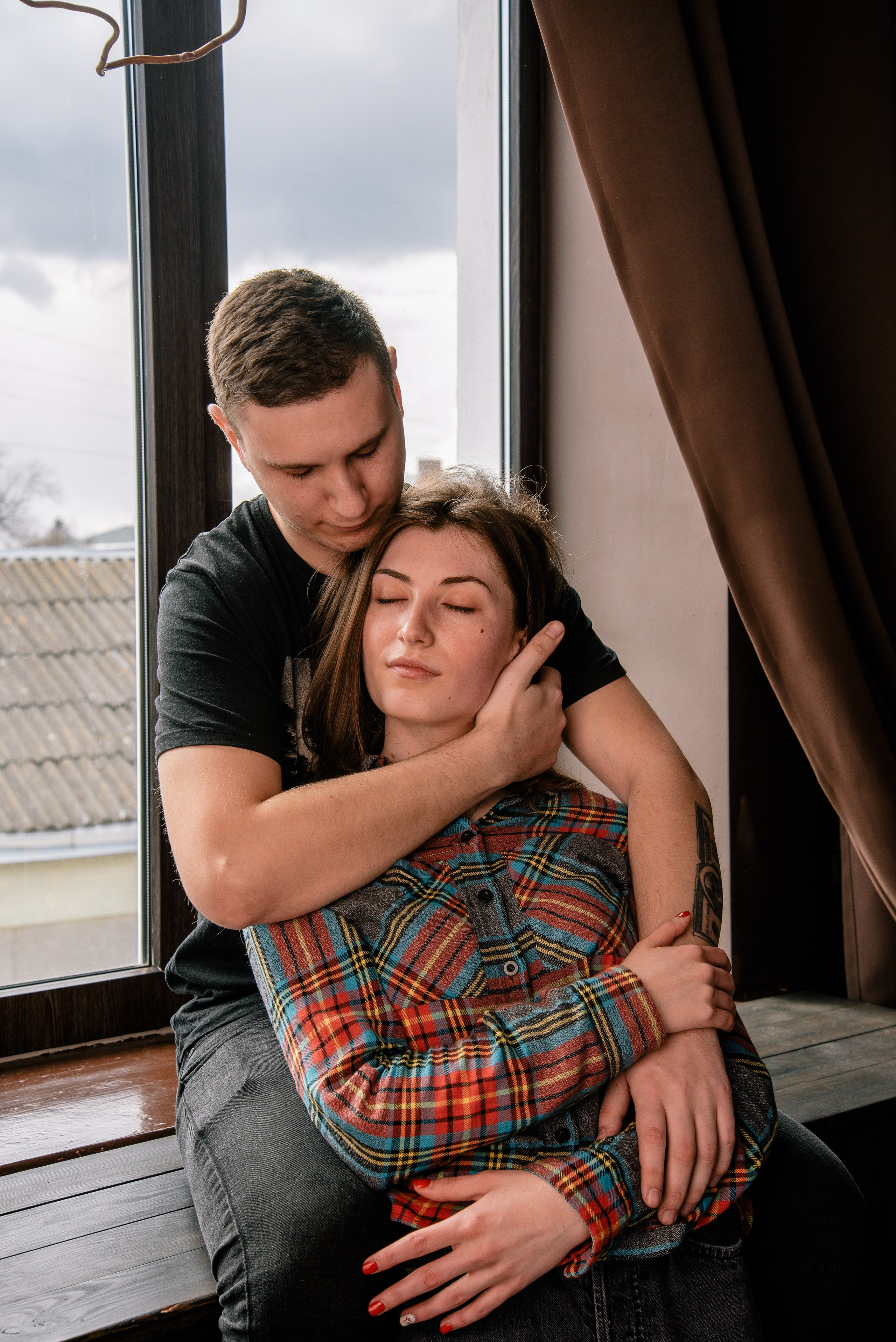 Paarshooting im Studio – Emotionale und moderne Paarfotografie. Anastasiia Zaluzhna Fotografin | Mannheim