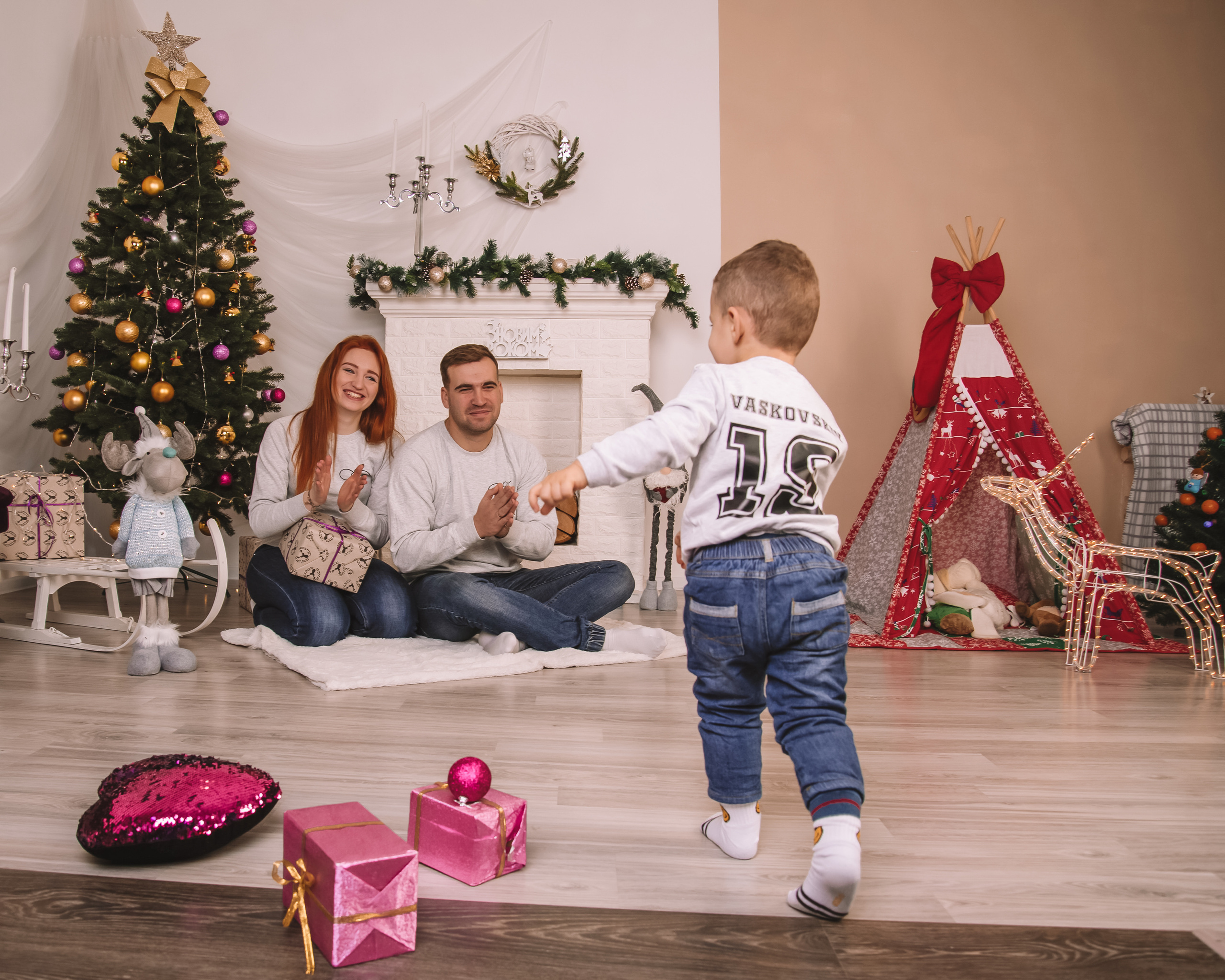 Сімейна новорічна фотосесія в студії. Anastasiia Zaluzhna Fotografin | Mannheim