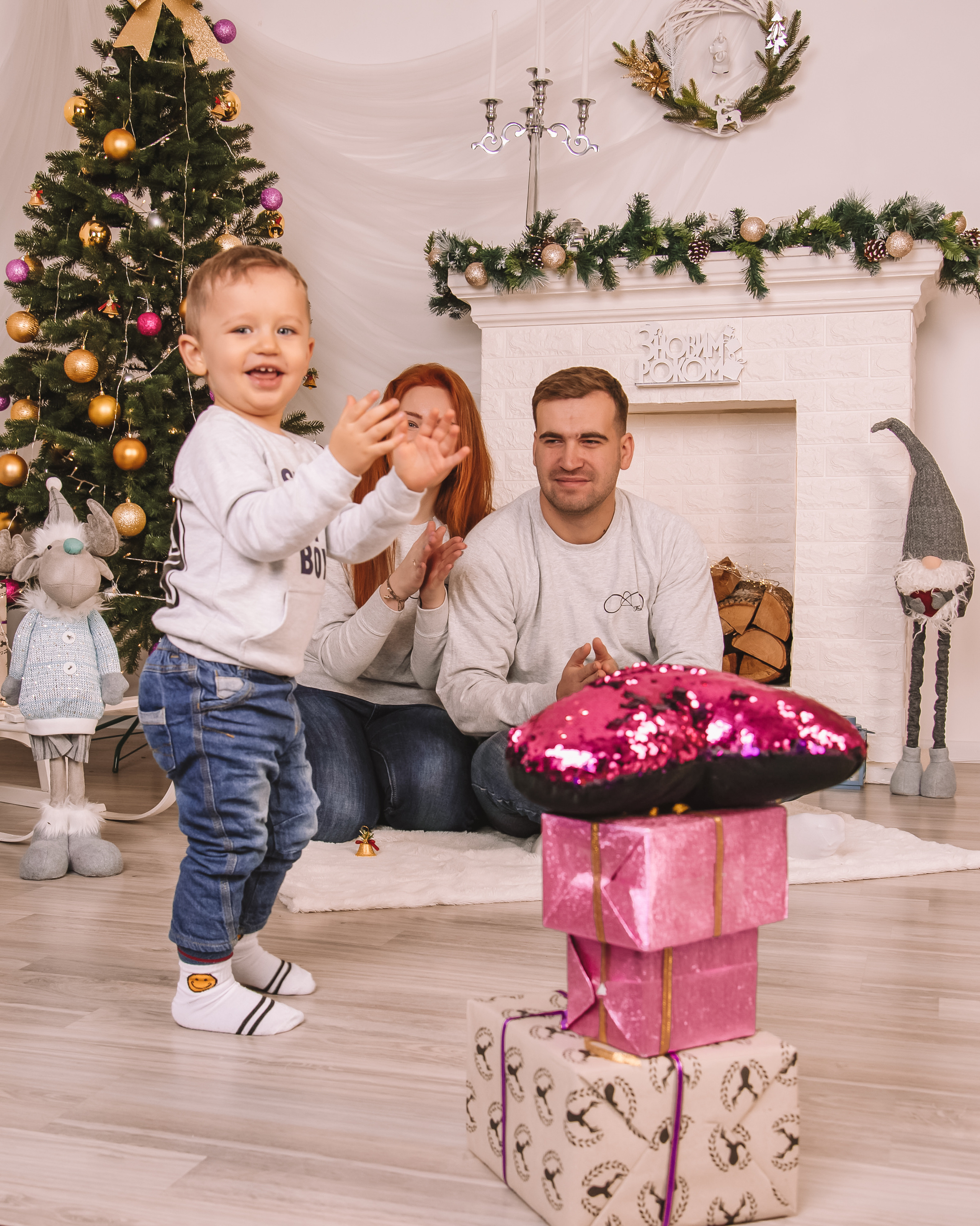 Сімейна новорічна фотосесія в студії. Anastasiia Zaluzhna Fotografin | Mannheim