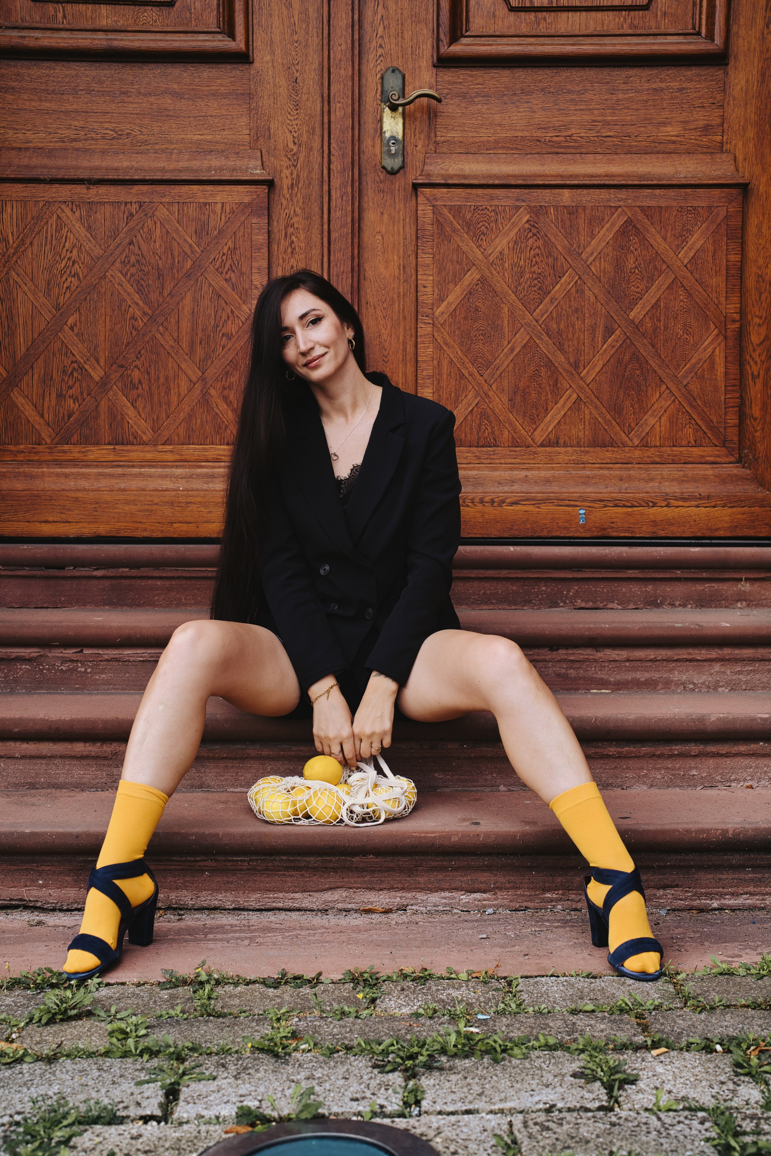 Фотосесія з лимонами в місті. Фотограф Анастасія Залужна | Манхайм